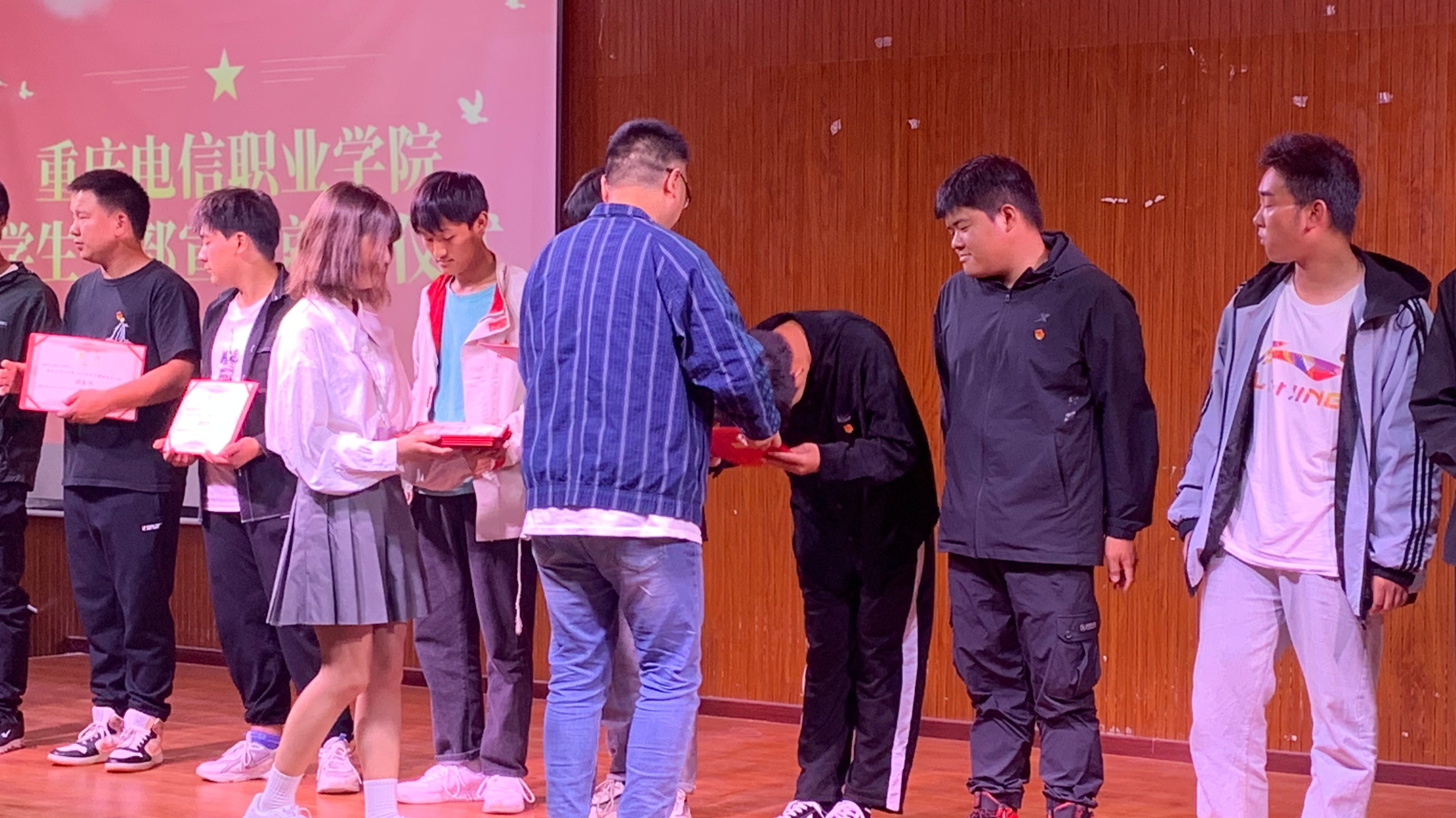 重慶電信職業學院特色專業開展學生干部宣誓就職儀式