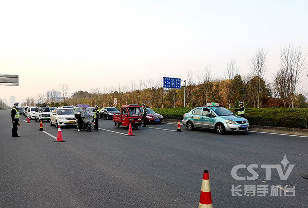 我区开展冬季道路交通安全整治行动 (2) (复制).png