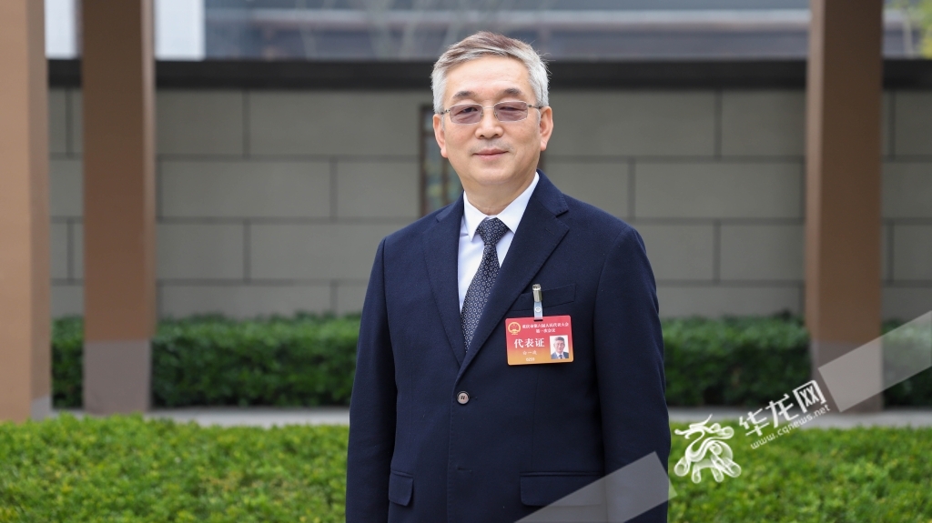 重庆市人大代表白一波。华龙网-新重庆客户端记者 陈毅 摄