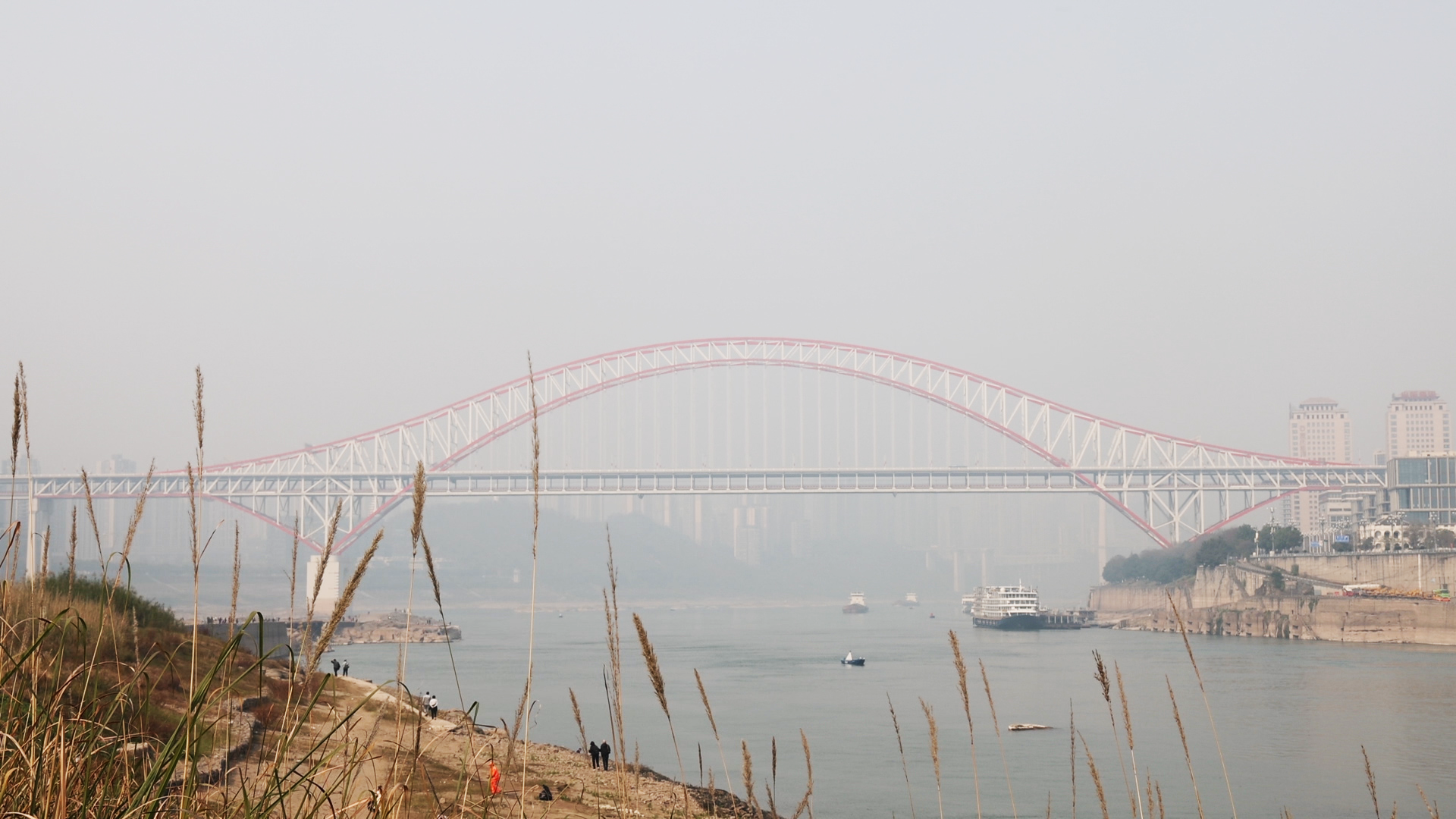 江滩公园沿江景观。汪晶晶摄