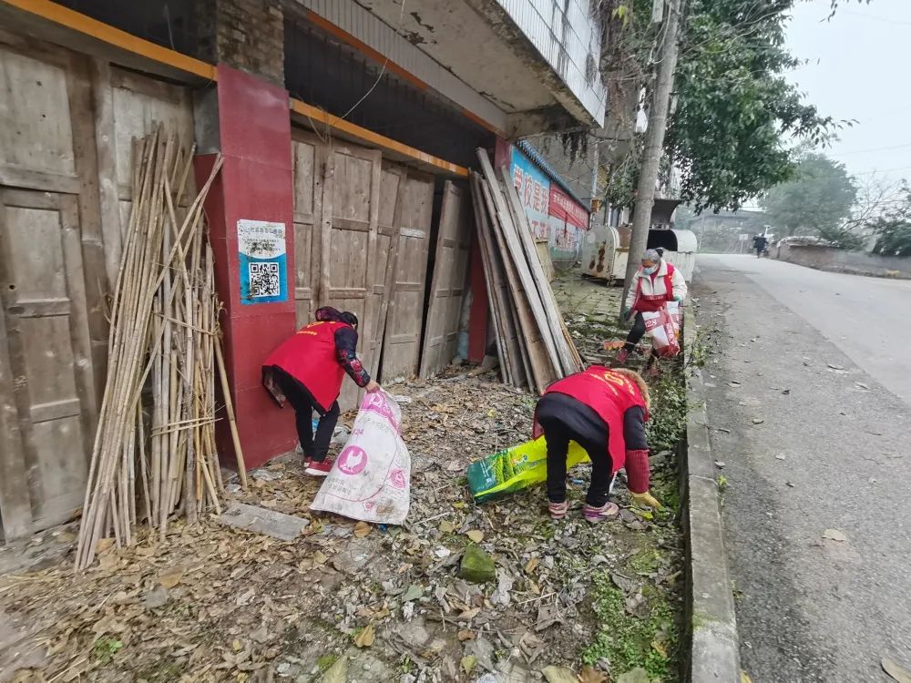 荣隆镇：村庄清洁在行动