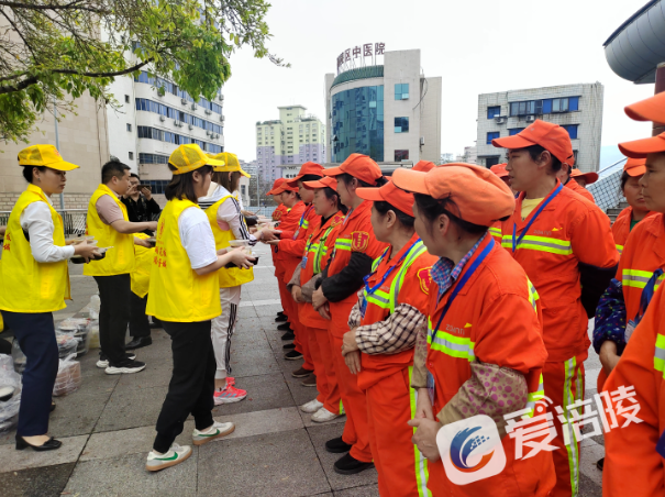 “一碗豆花饭，温暖一座城”志愿服务活动情暖环卫工人
