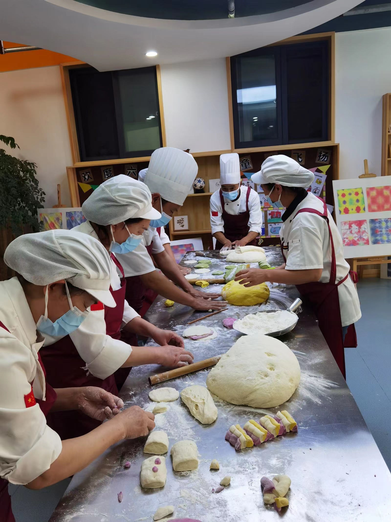 重庆市黔江区妇联幼儿园 “美食面点秀”厨艺比赛情况