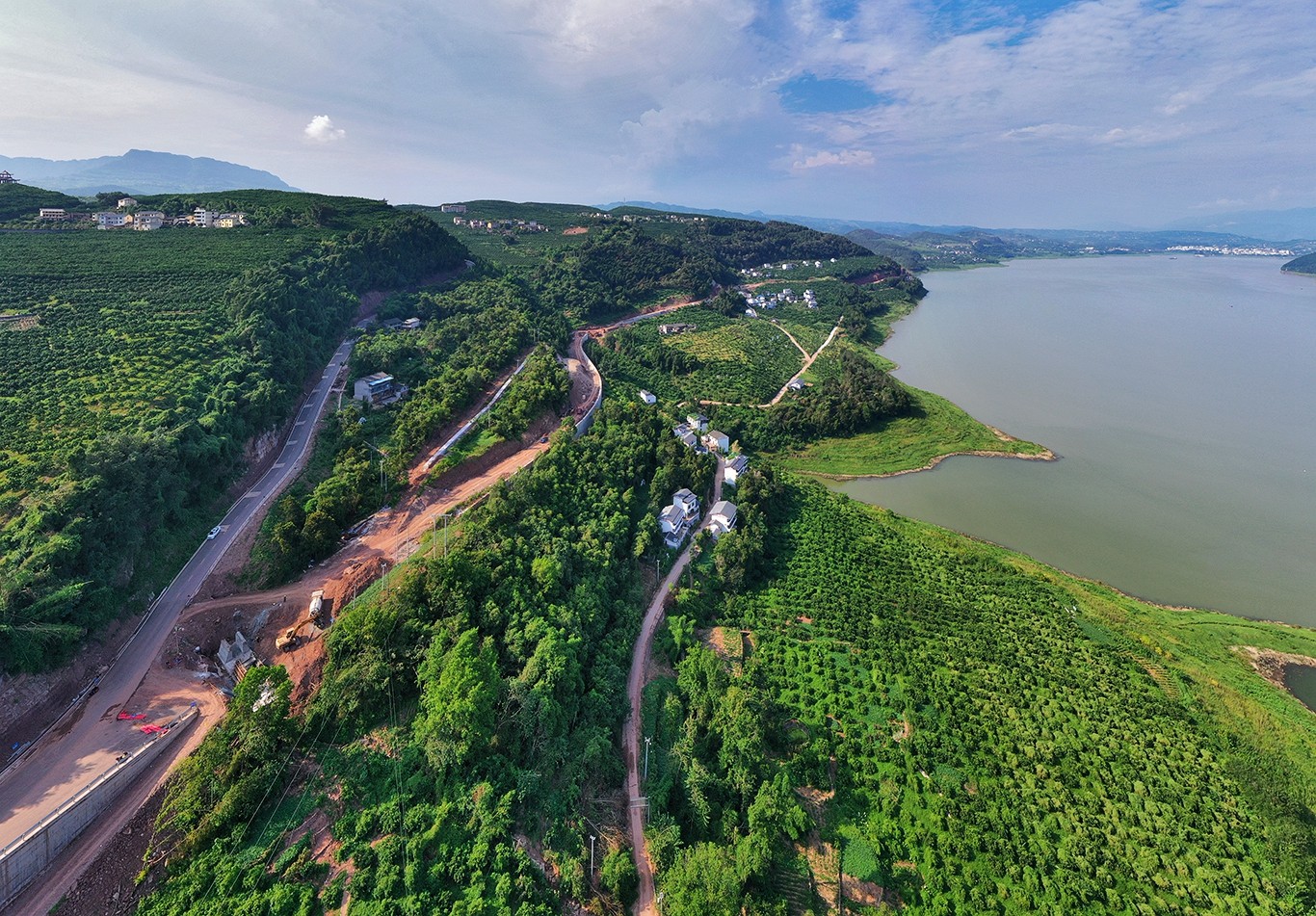 向石宝寨延伸 余鸿 摄DJI_0207.JPG