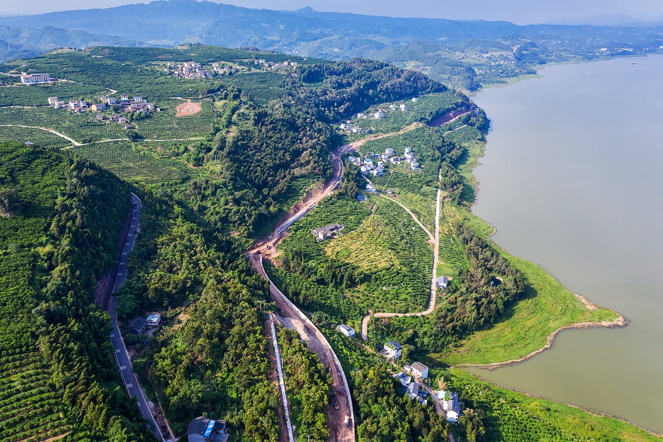 道路俯瞰 余鸿 摄DJI_0219.jpg