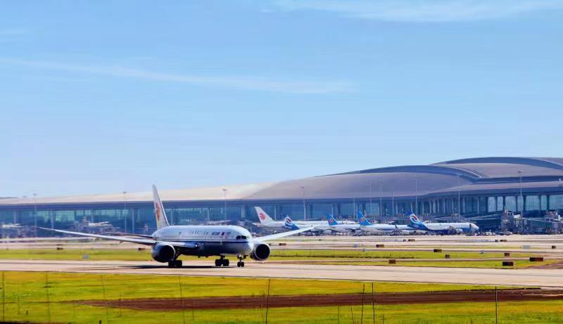 今天起 重庆江北国际机场执行冬春季航班计划 一大波低价机票来袭