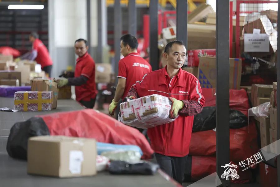 双11第二波快递高峰即将来袭重庆揽收快递包裹同比增5405