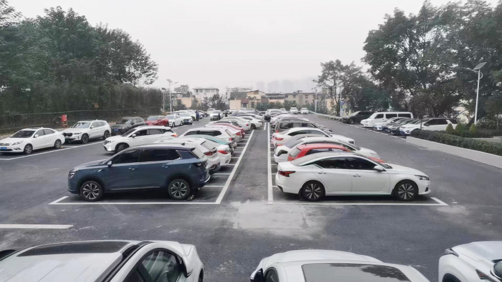 闲置地块“变身”停车场 九龙半岛再添两个停车场 提供237个车位