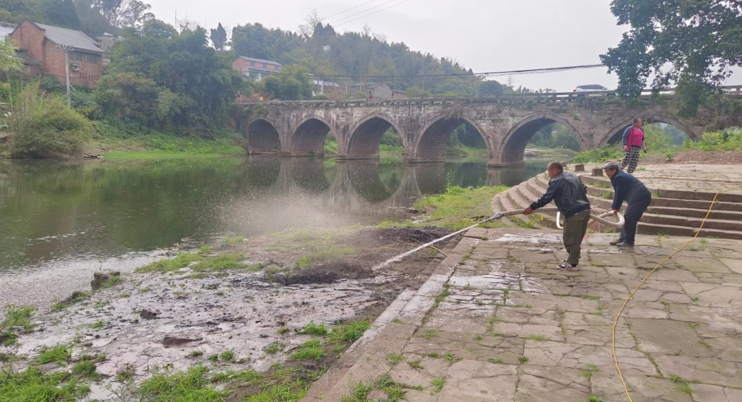 珠溪镇开展人居环境整治工作打造美丽乡村新典范