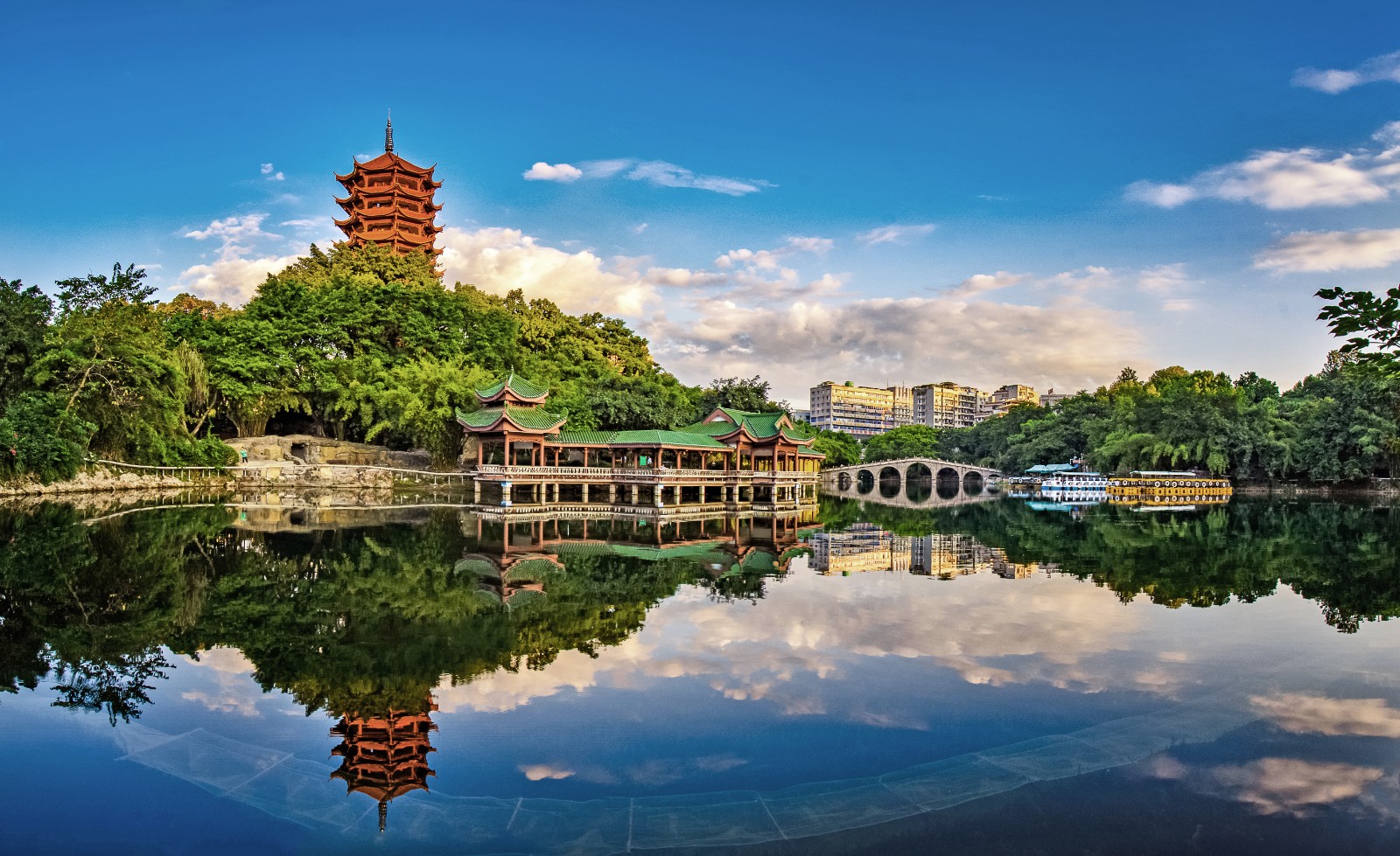 碧津公園  ( 靳偉).jpg