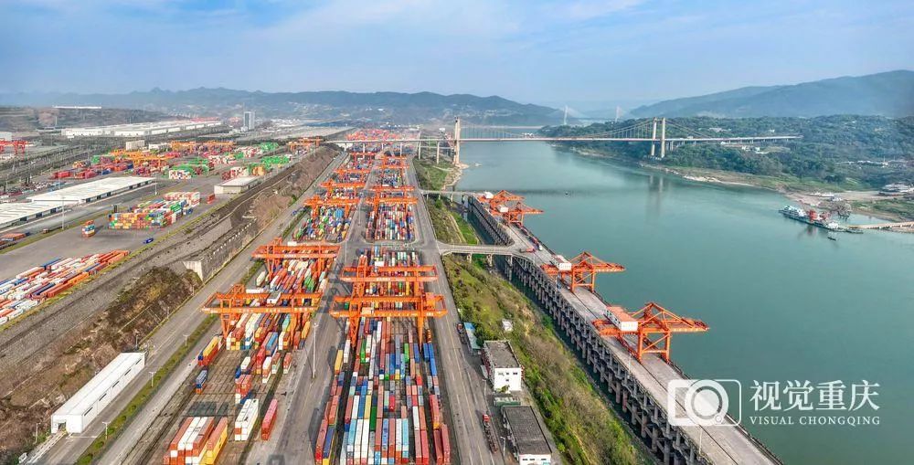 重庆瞭望 | 开放口岸数量西部内陆第一，重庆凭什么？