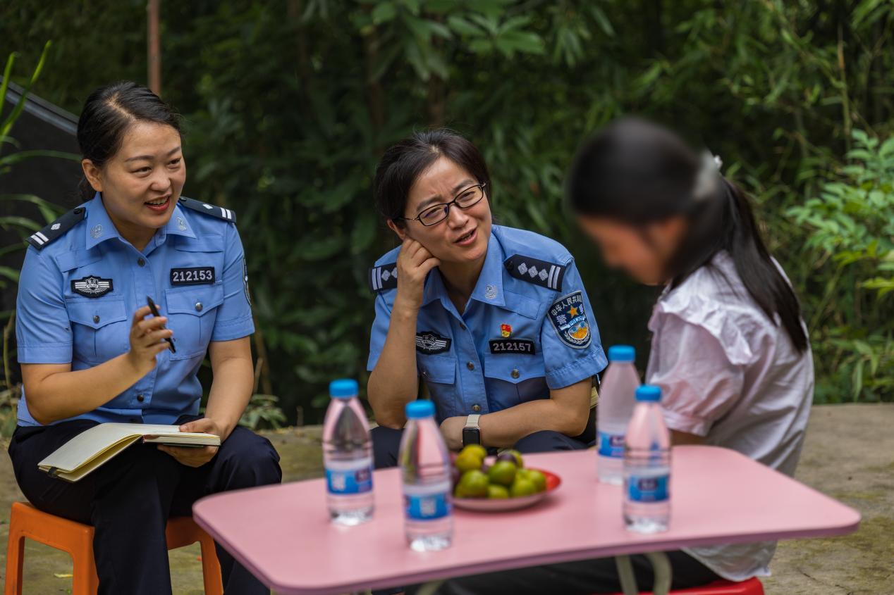 延期开学，但安全不延期！重庆警方多举措护校安园