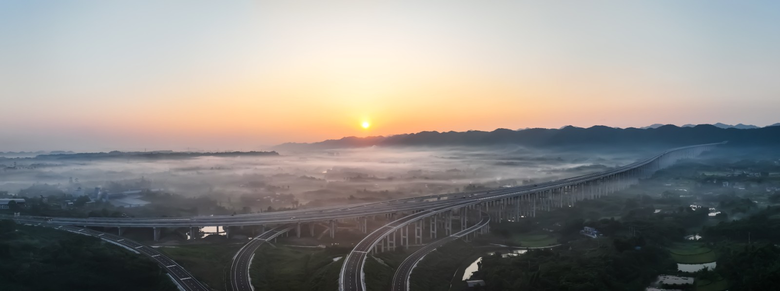 渝遂復(fù)線高速公路小安溪特大橋.jpg