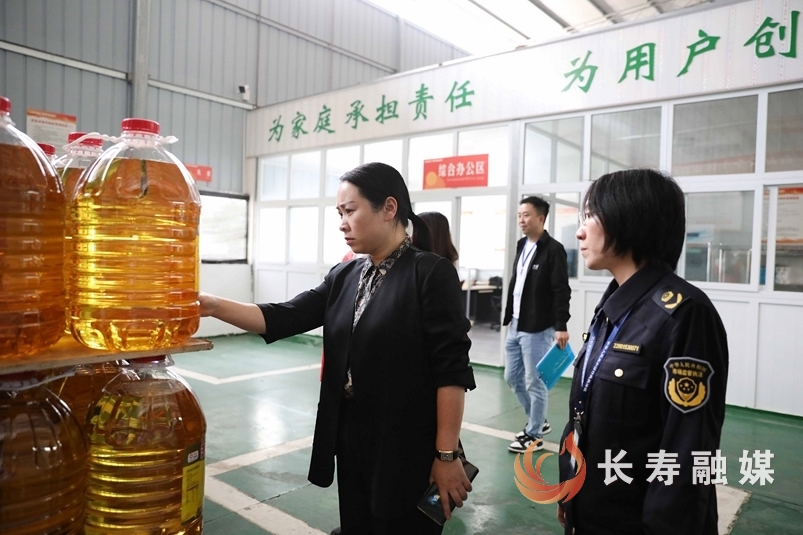 筑牢第一道防线 守护师生“舌尖上的安全”2