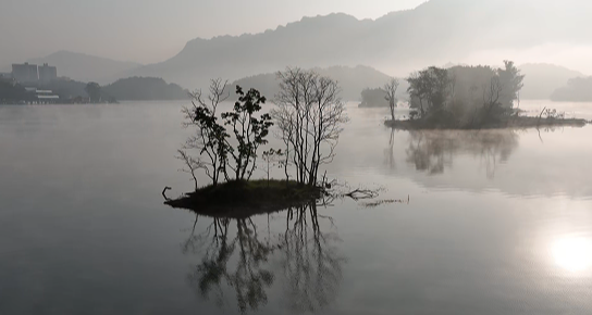 重庆大足：水墨龙水湖