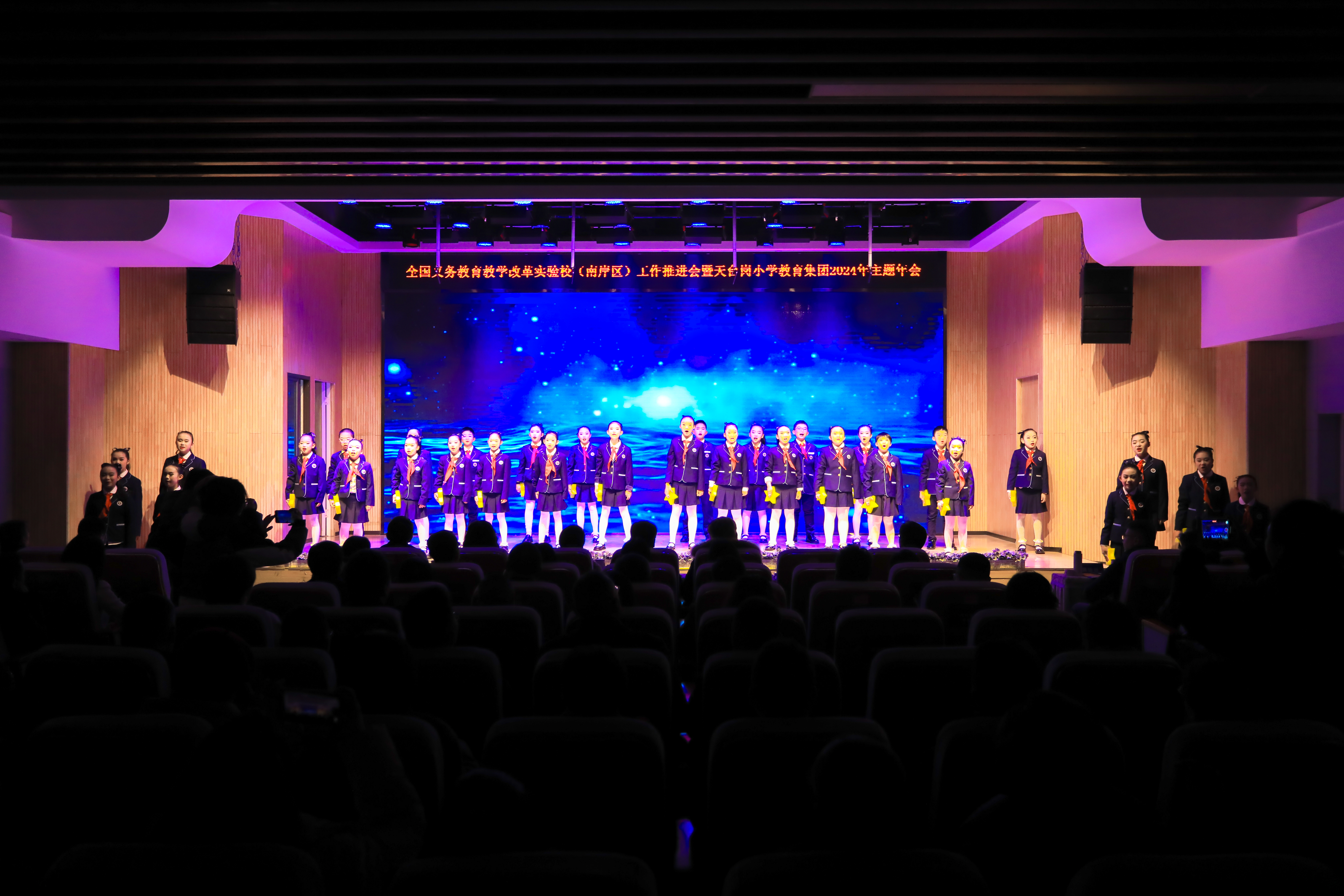 合唱团节目表演.jpg