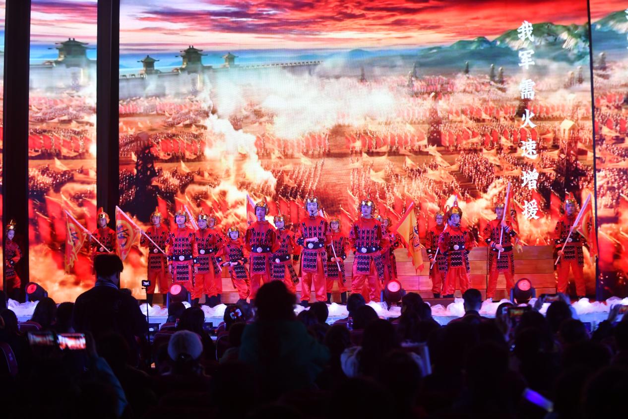 是迎新晚会也是“大思政课” 重庆实验外国语学校这台“沉浸式”晚会超赞！