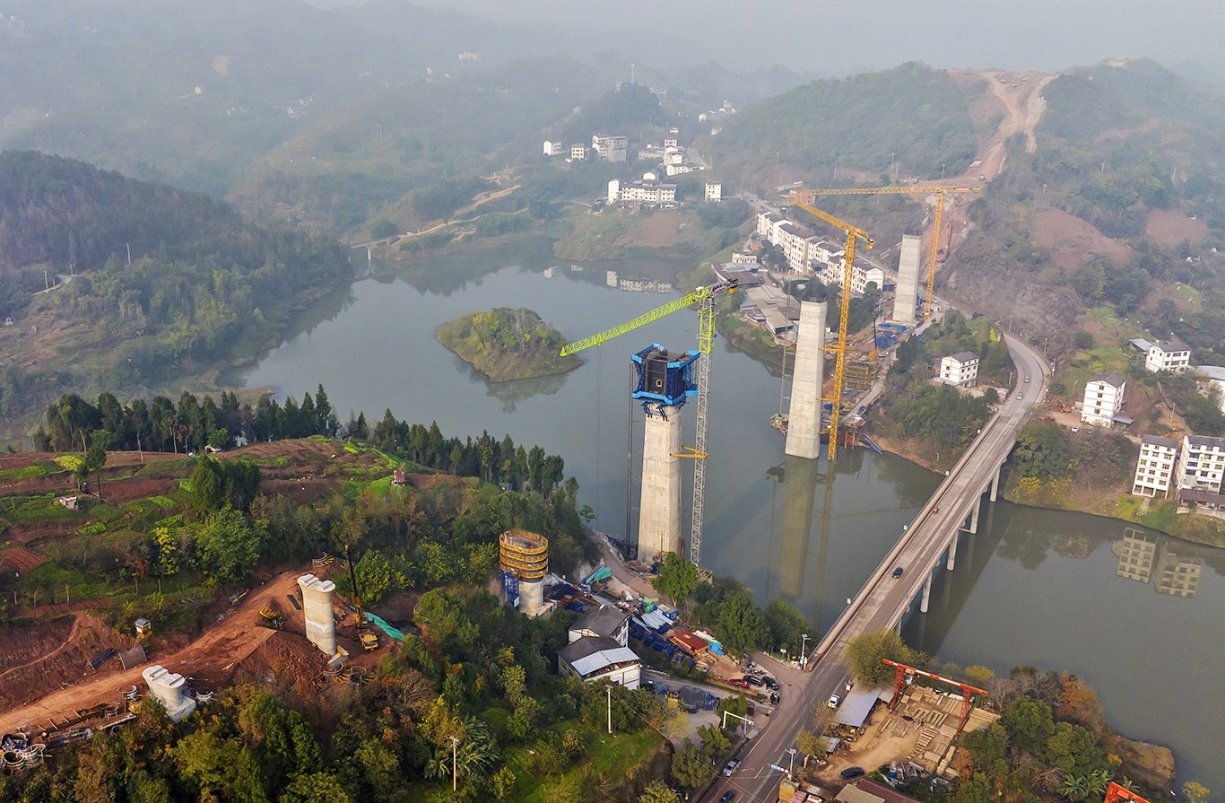 在建的渝万高铁忠县段南溪村双线特大桥桥远眺图 余鸿 摄DJI_20250101151134_0025_D.jpg