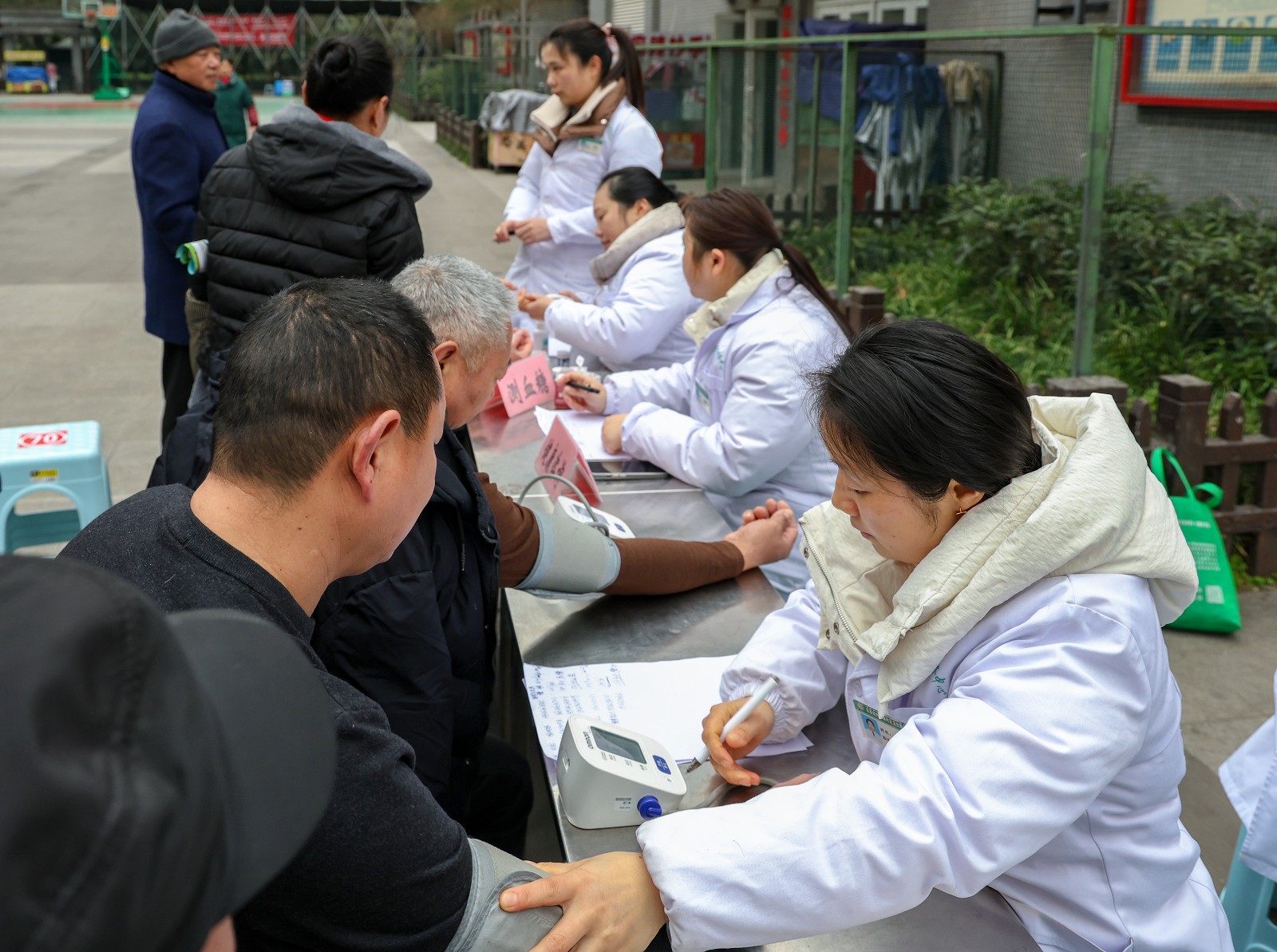 义诊现场 (3).jpg