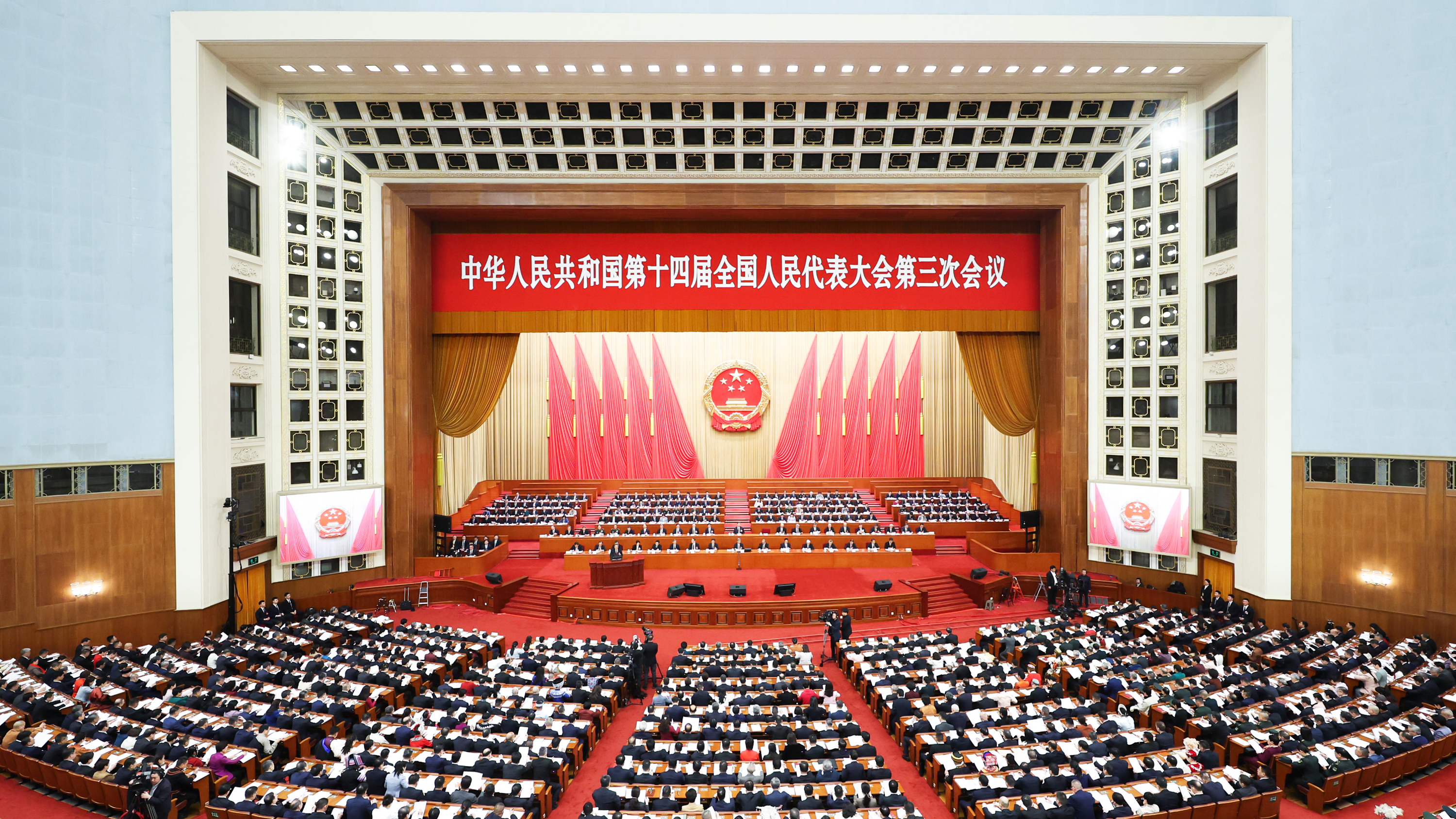 李强作的政府工作报告（摘登）