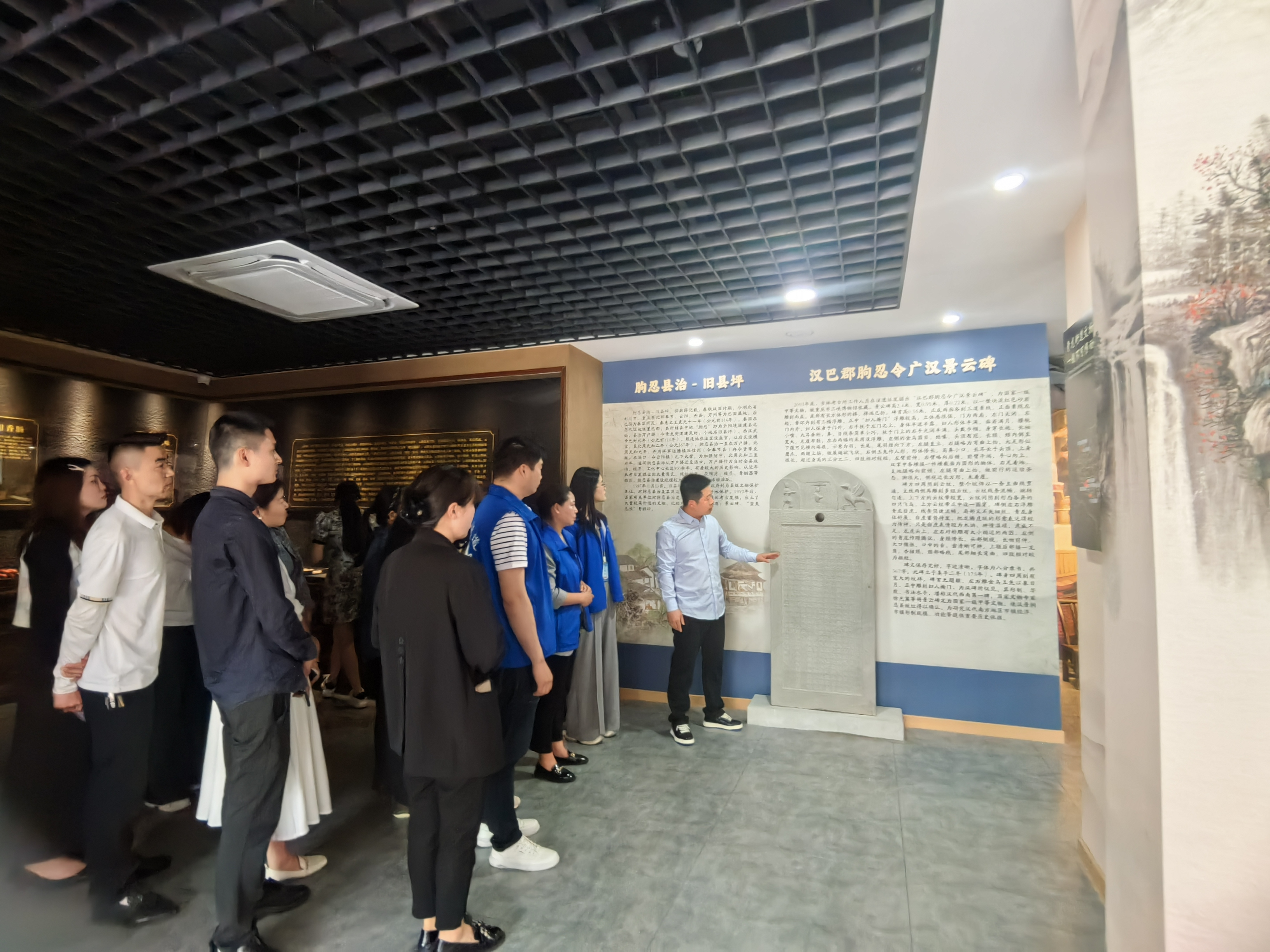 青龙街道锦绣社区开展 “说景云·话清廉”清廉文化进社区志愿活动