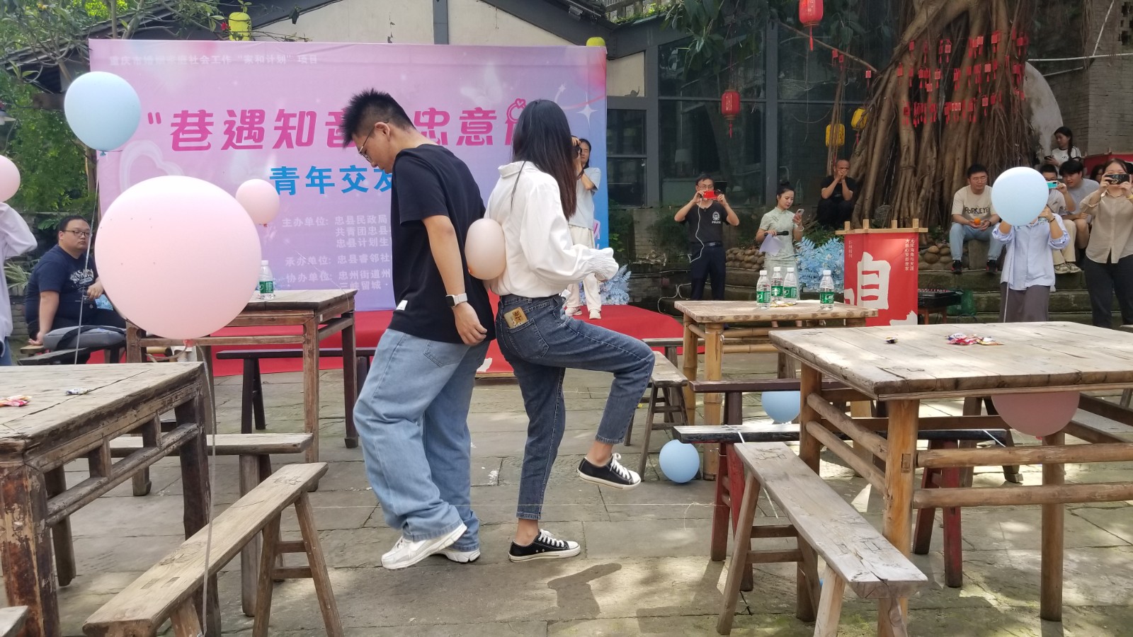 协作运气球。拍摄：鹏群英.jpg