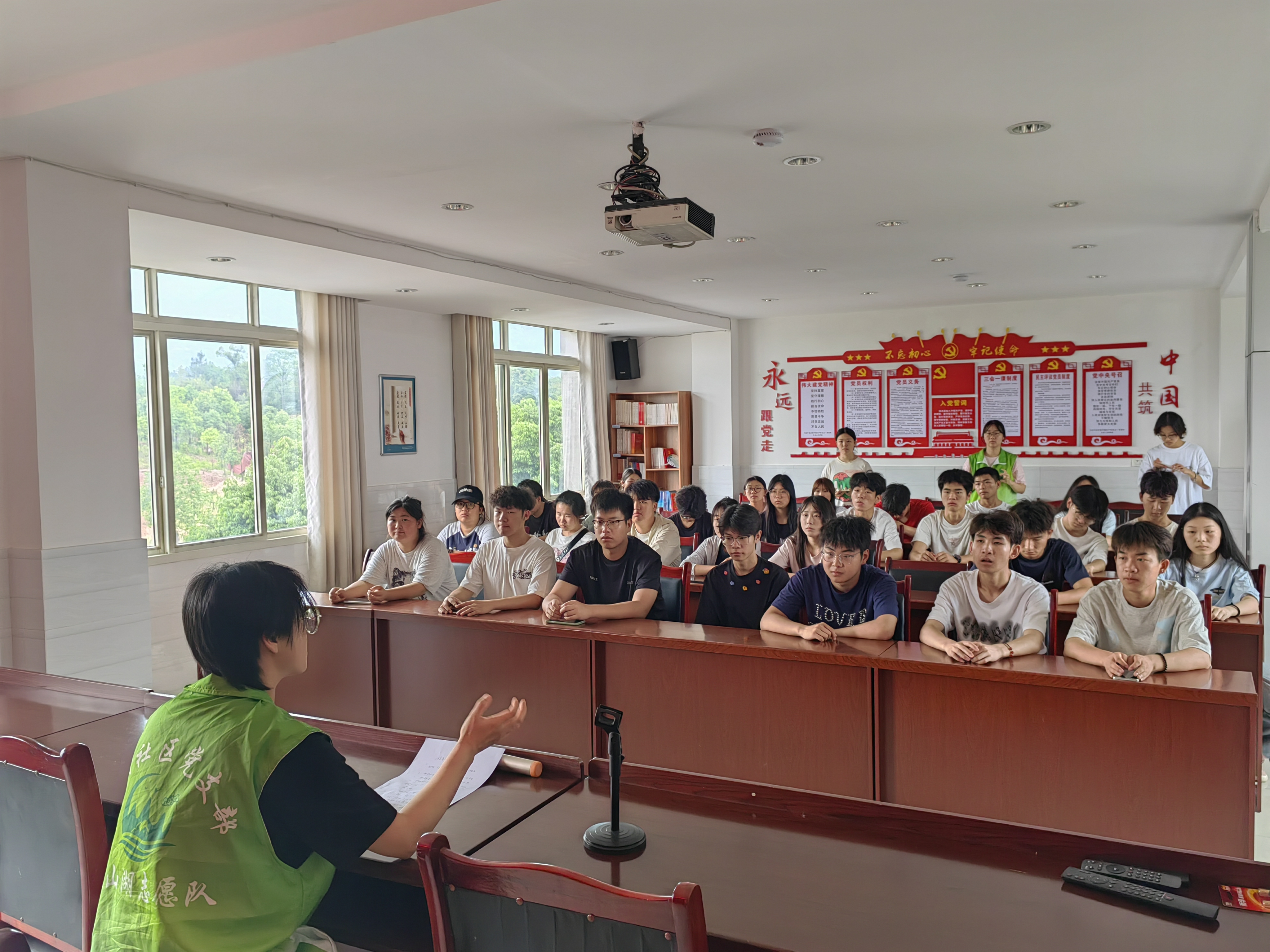 民族宗教法规宣讲.jpg