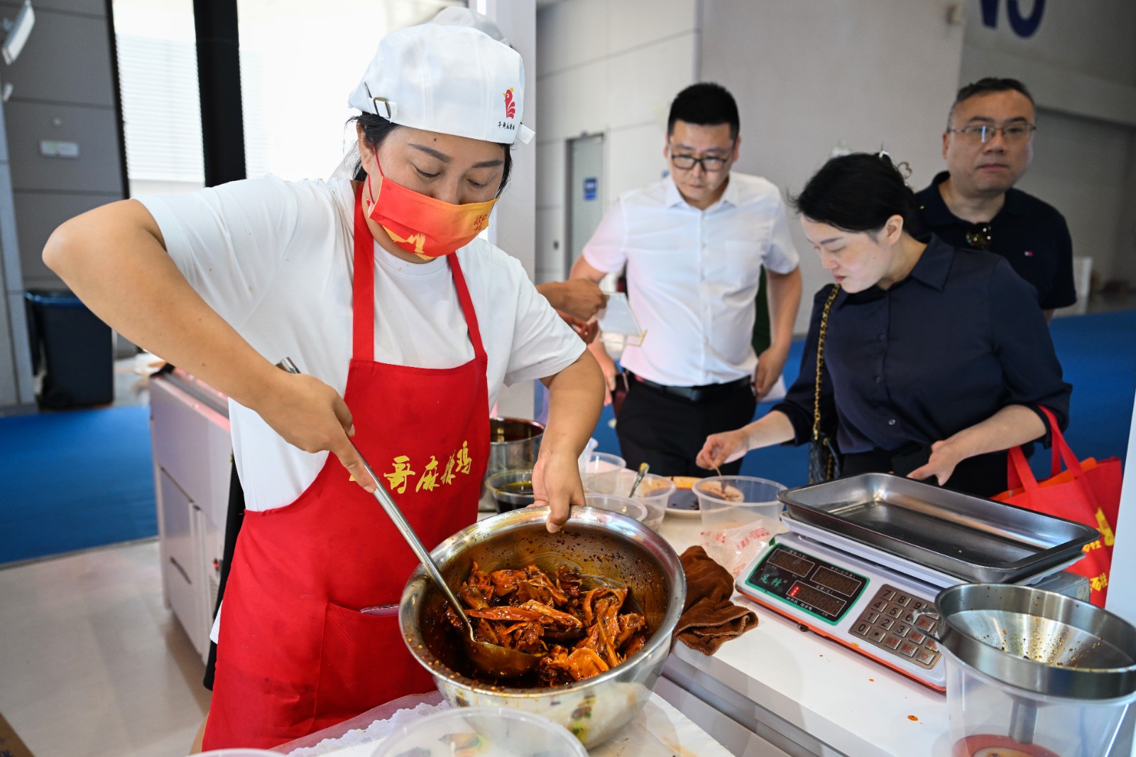 上千种土特产亮相西治会!来看哪些(12754610)-20250523095142.jpg