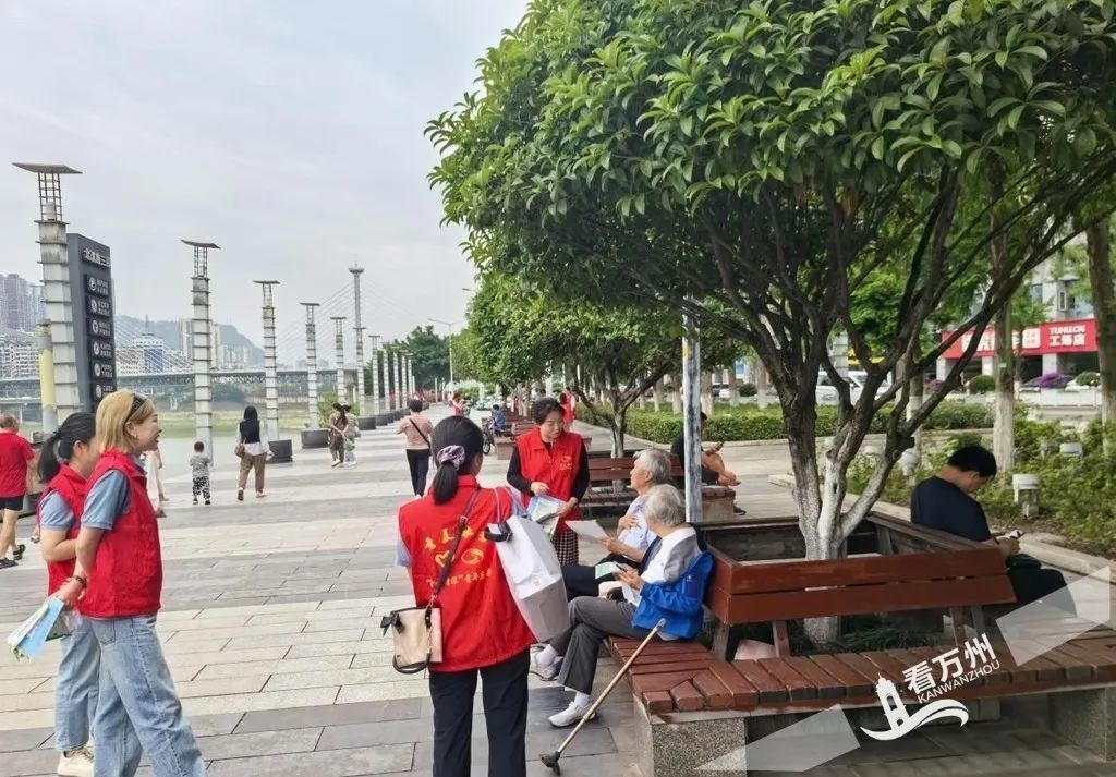 【世界环境日】共建绿色家园 共享清洁未来 万州开展志愿者巡河活动
