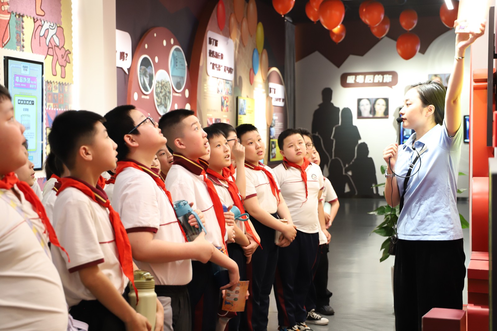 参观禁毒教育基地 (4).jpg