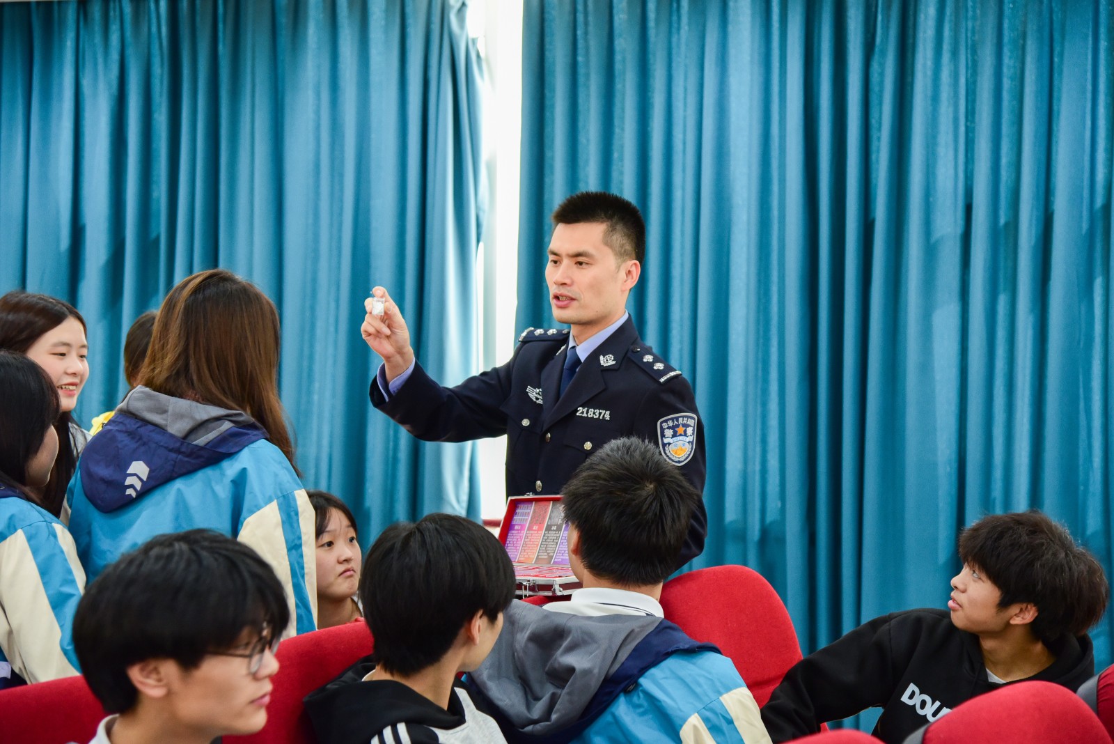 開展禁毒宣傳教育1 (1)(1).jpg