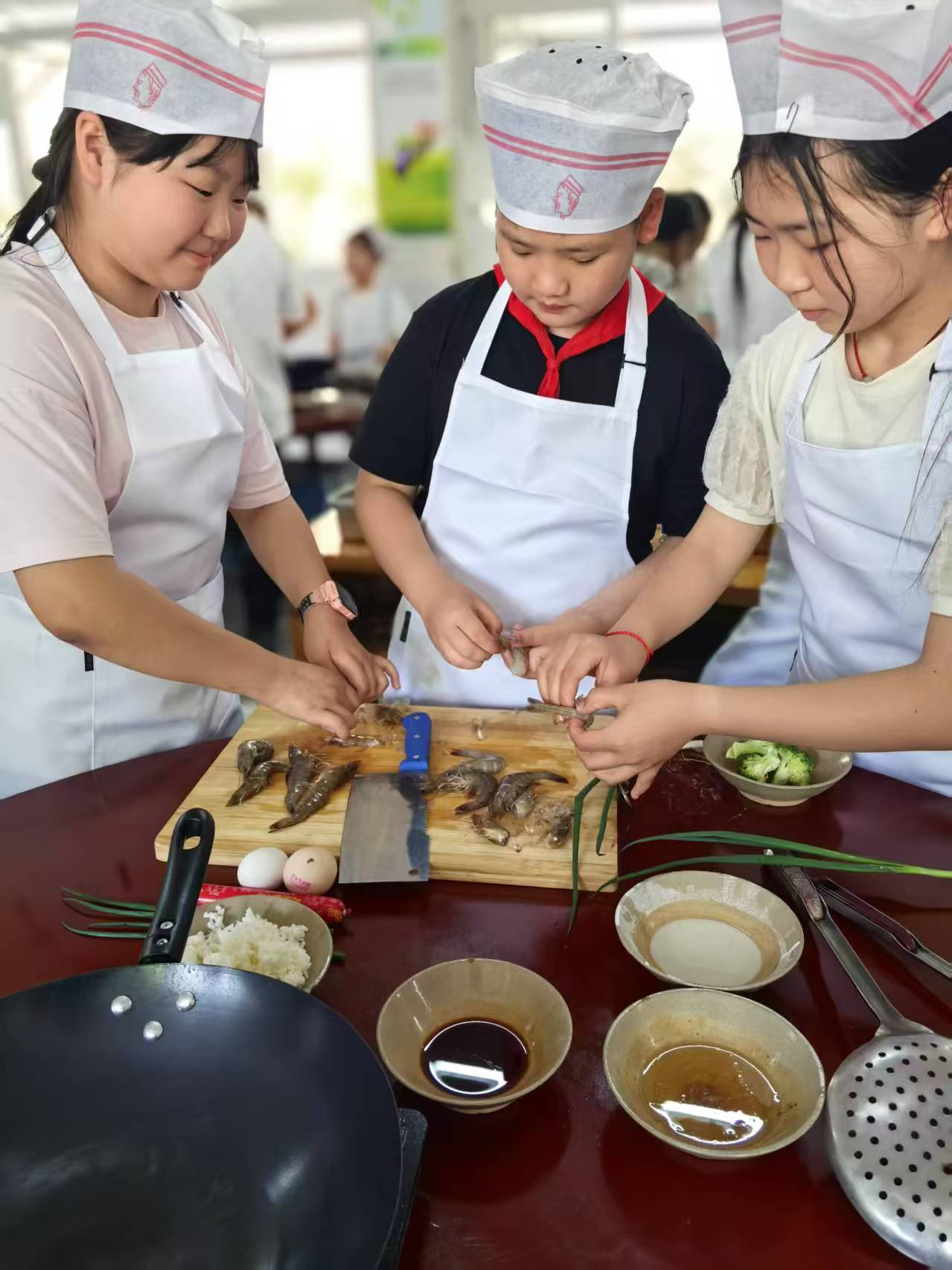三汇学校：“小厨师”齐上阵 劳动教育助成长