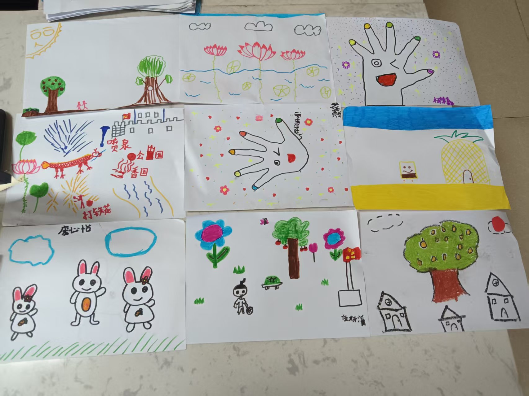 2025年8月天桥社区未成年活动室开展绘画活动 (2).jpg 2025年8月天桥社区未成年活动室开展绘画活动 (2).jpg