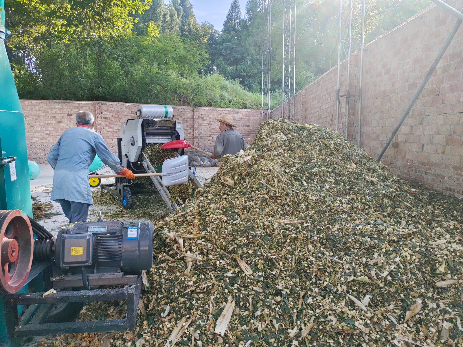 秸秆加工。记者 李铁 摄 .jpg