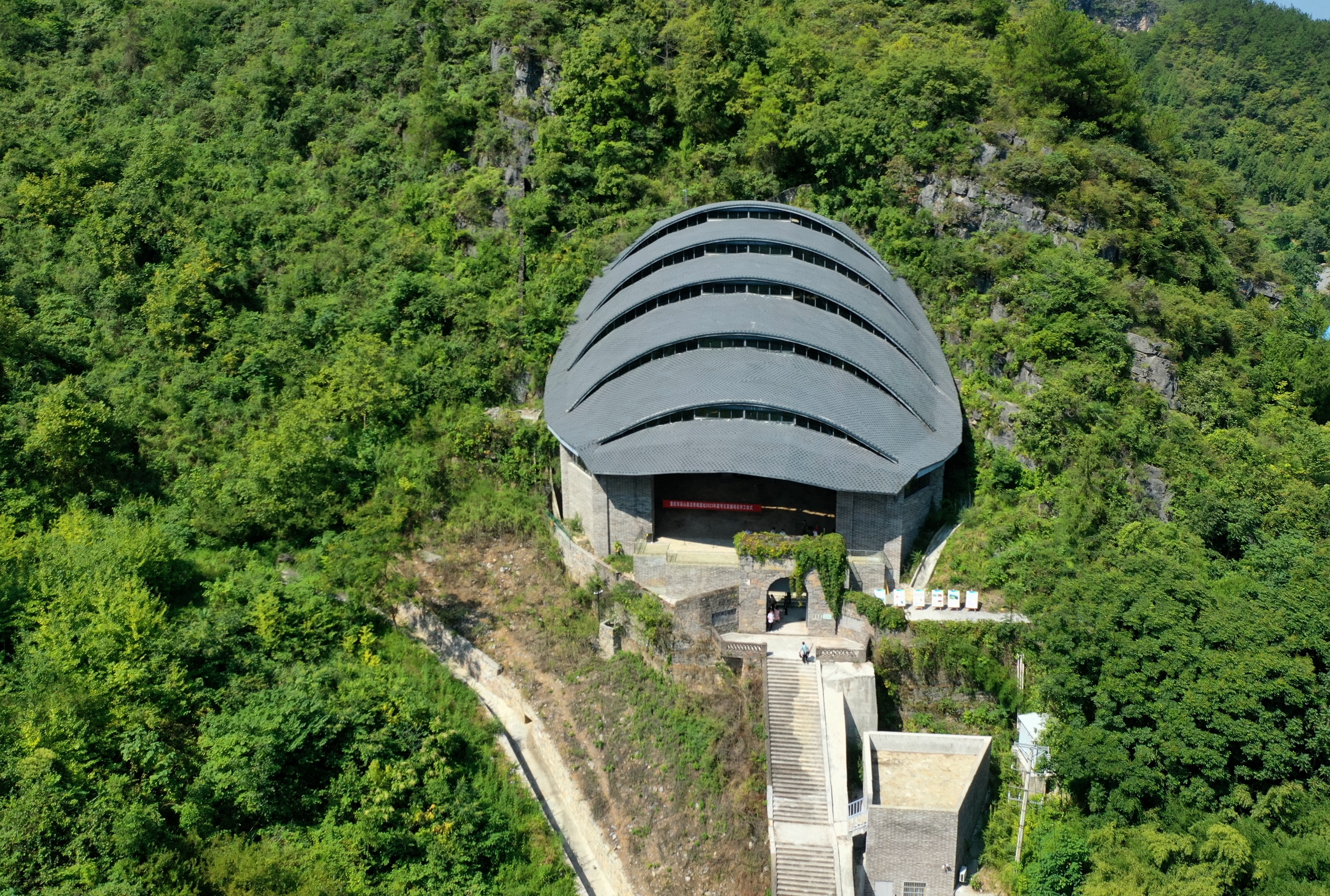 巫山龙骨坡遗址。卢先庆摄.JPG 巫山龙骨坡遗址。卢先庆摄.JPG