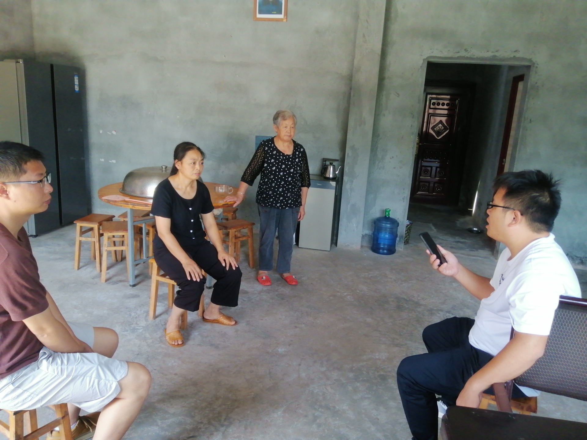 代表入户走访解民忧 (4).jpg