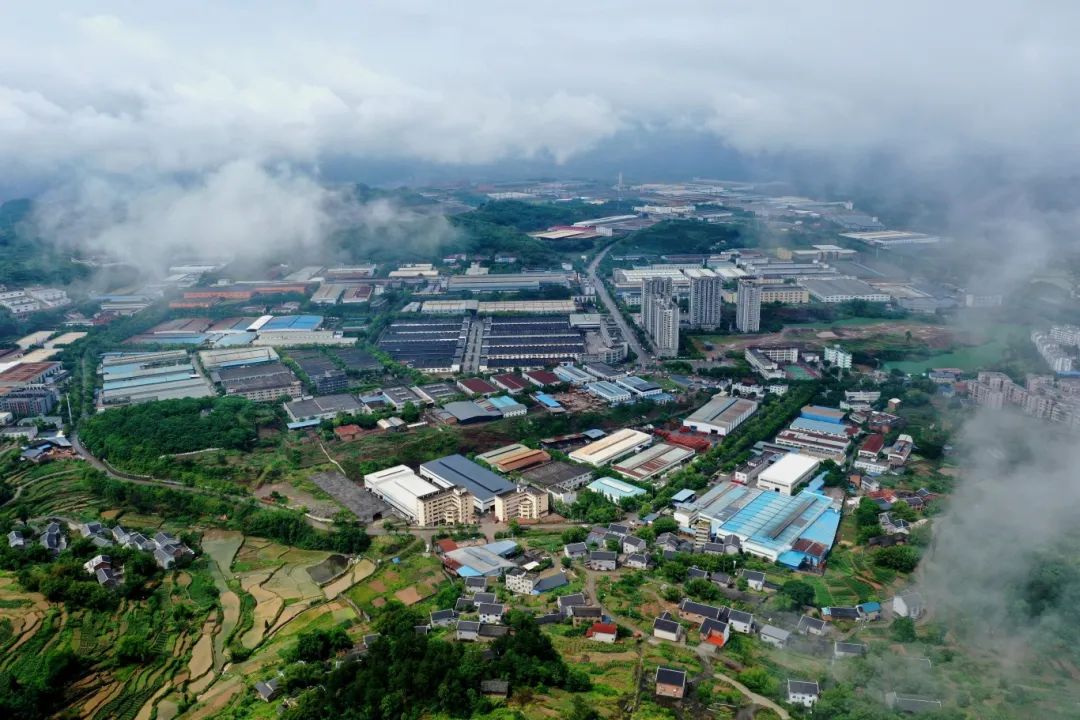 俯瞰綦江高新区桥河产业园。通讯员 佘中云.JPG