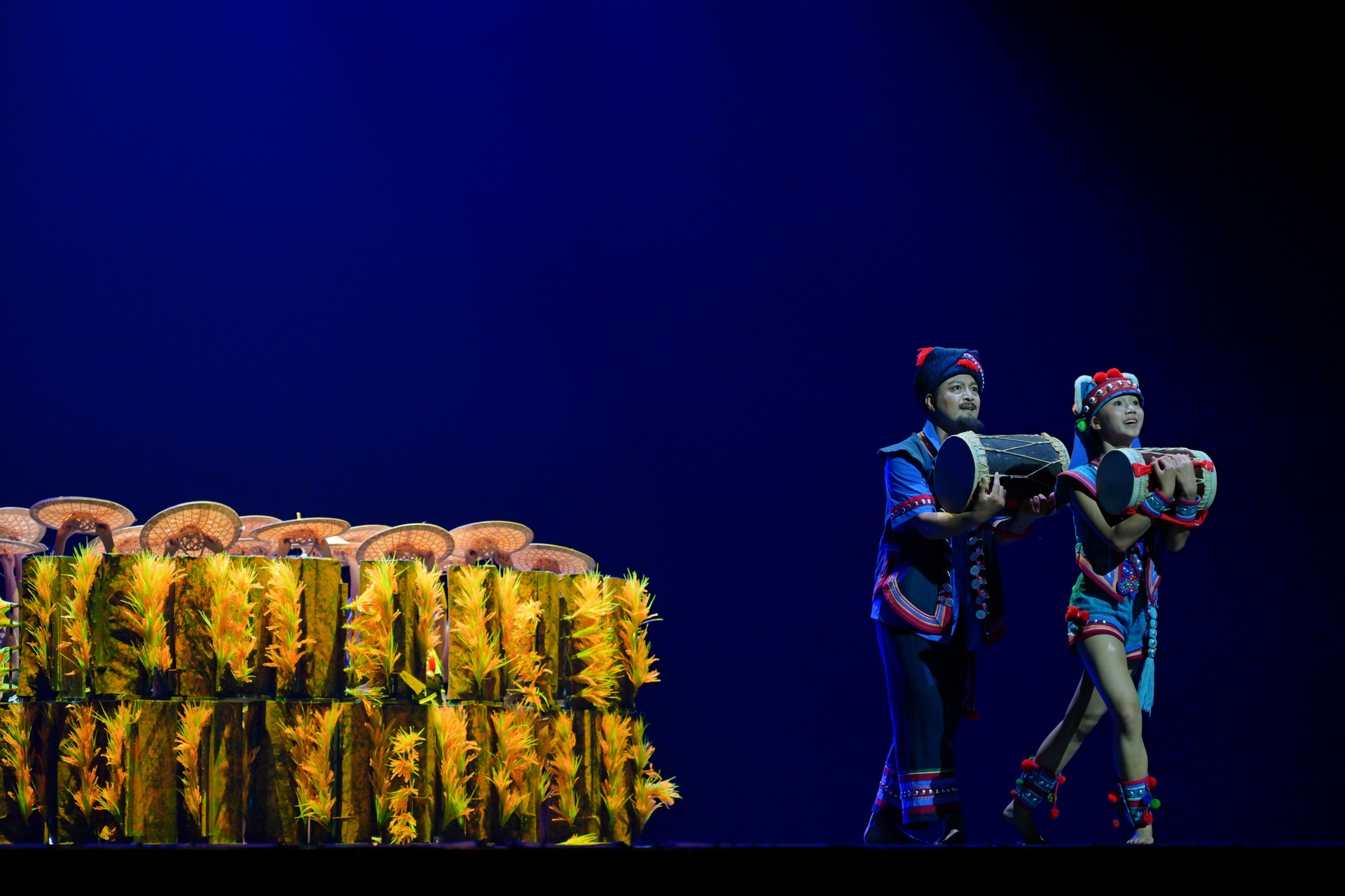 5群舞《云上梯田》