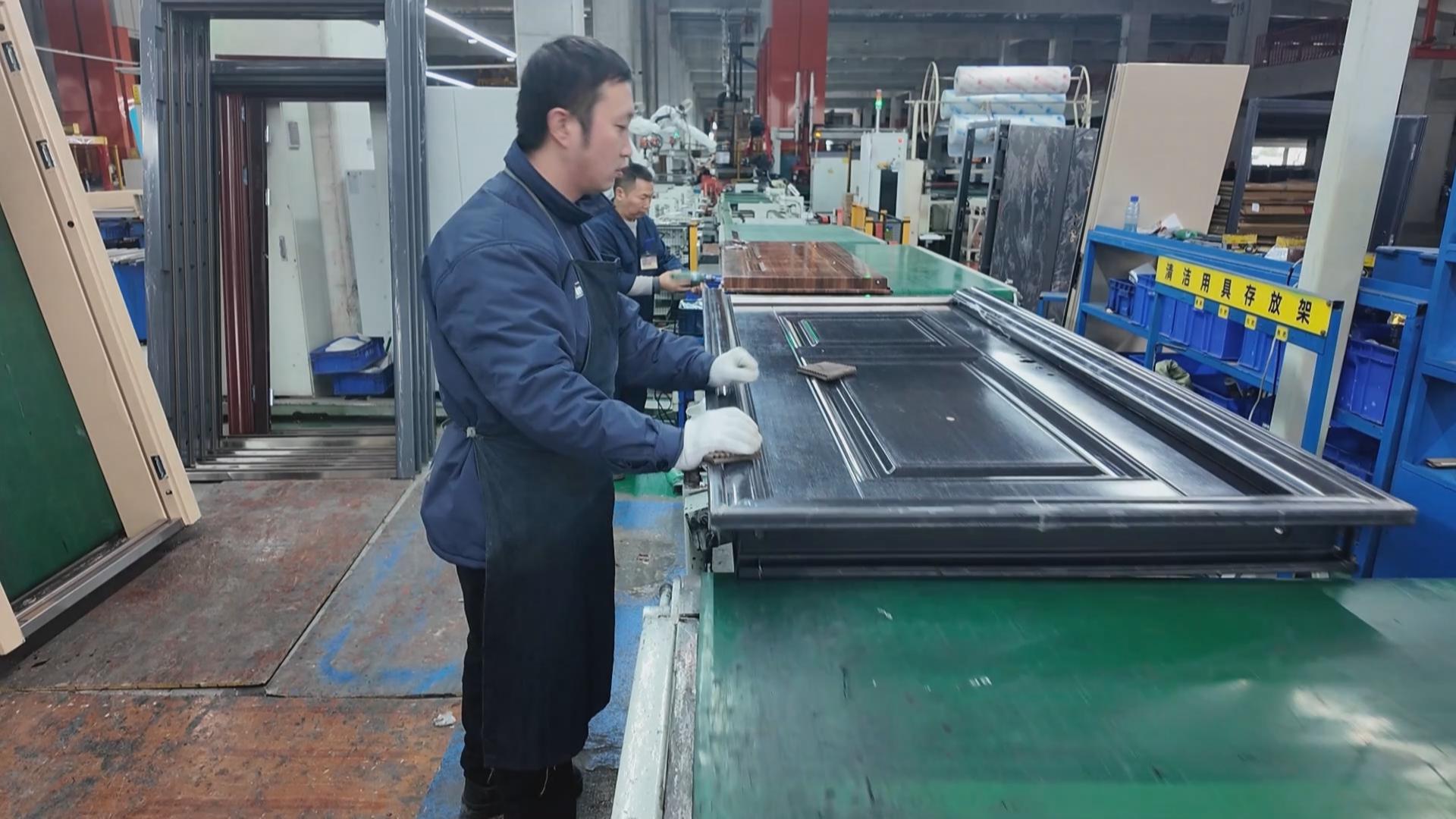 重庆数智产业园企业斩获防火门新国标首张“合格证”