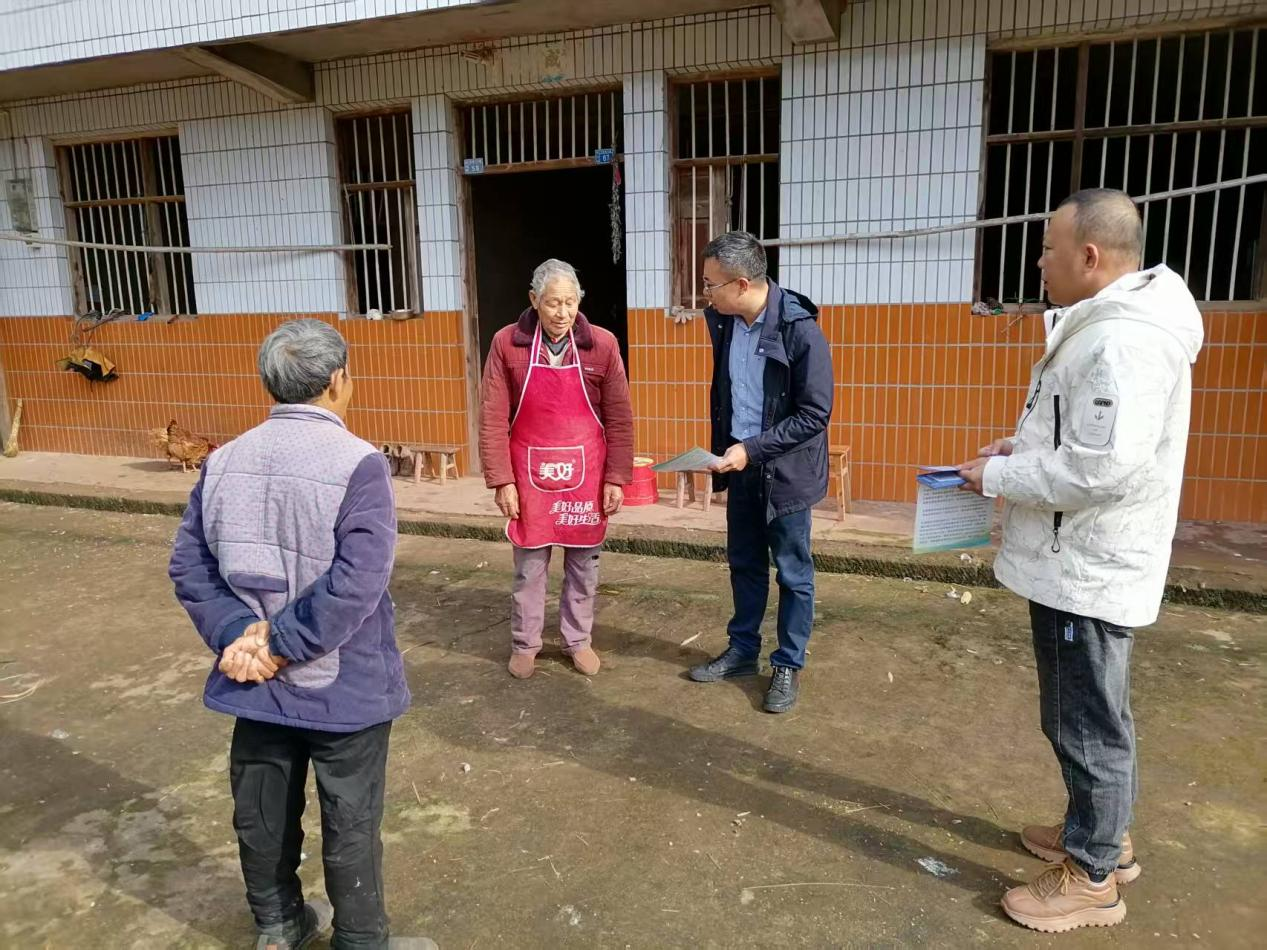 大足区回龙镇人大：医保宣传进万家，织密保障暖民心