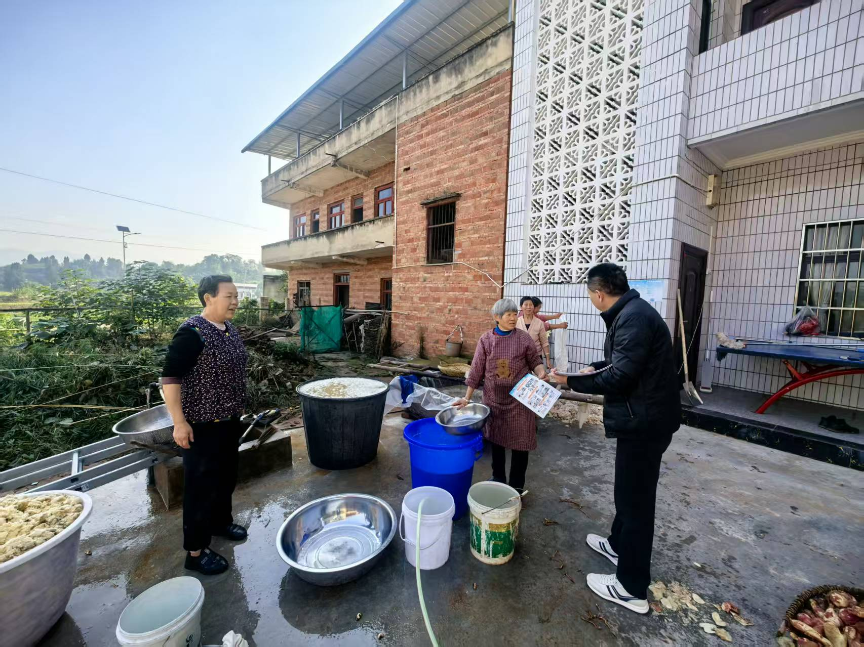 万古镇峰高社区：医保政策进社区 惠民服务零距离