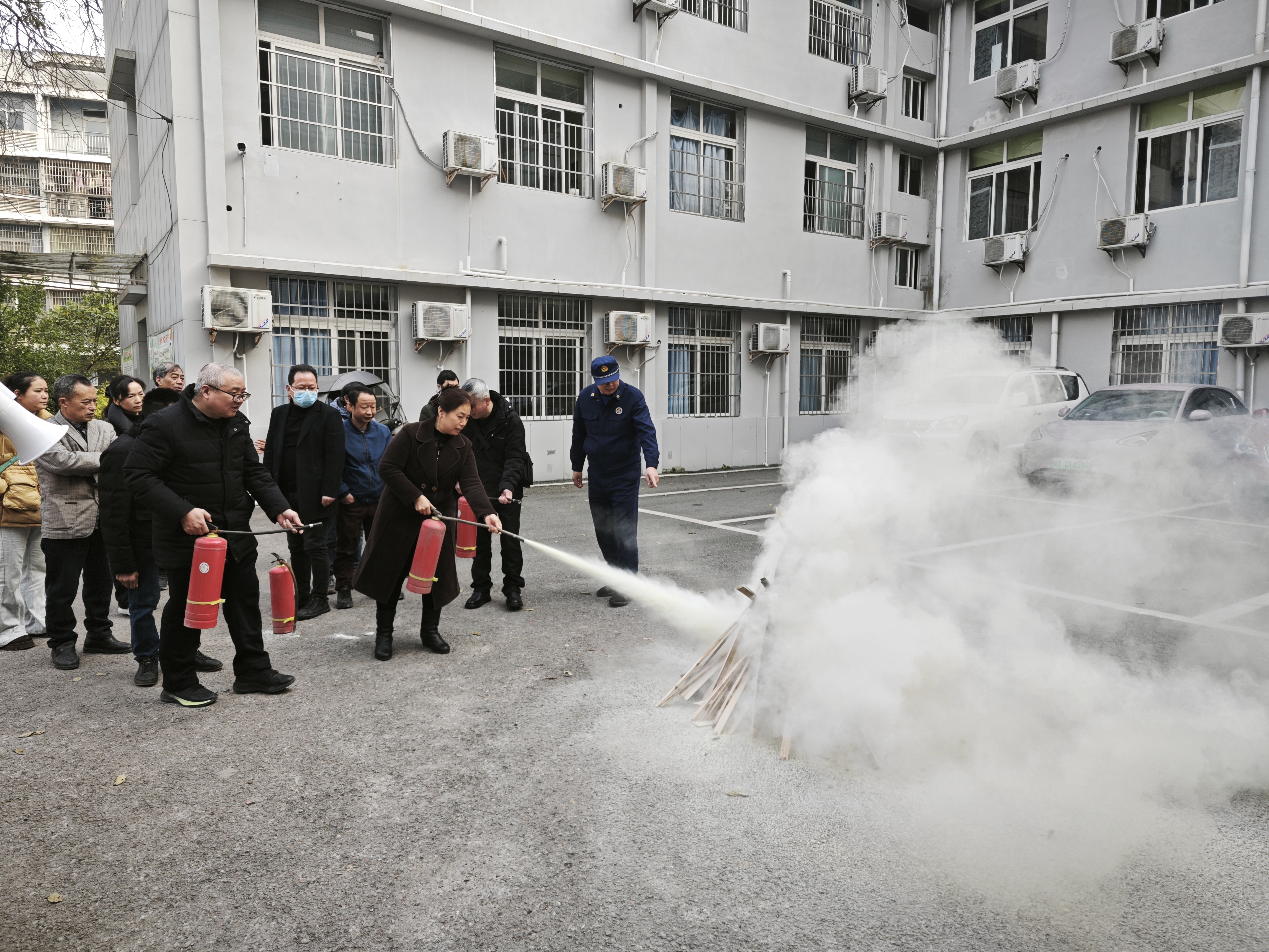 医疗场所如何防火？大足消防警示：当心电动自行车、动火作业成“隐形炸弹”