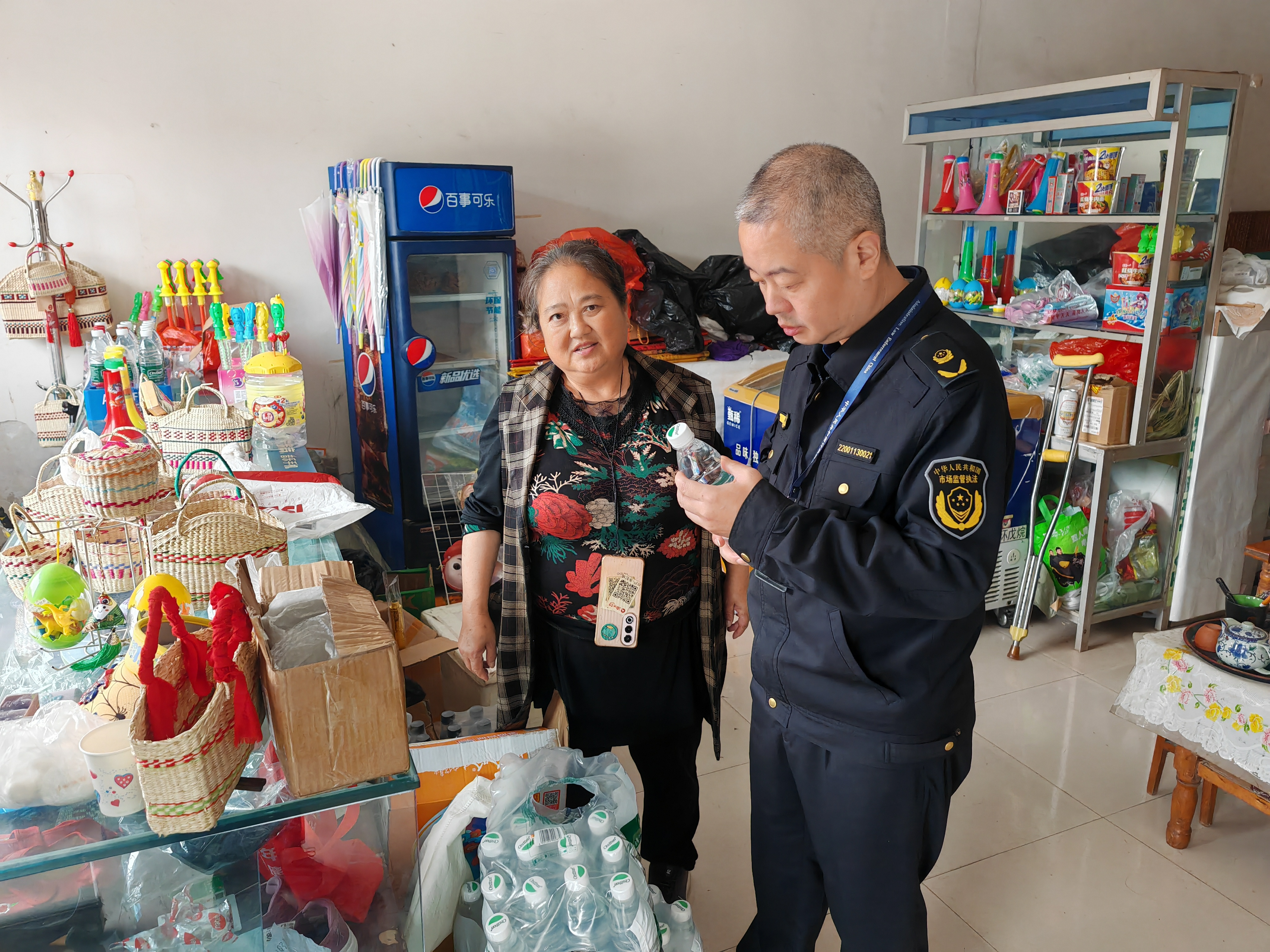 聚焦农村预包装食品安全  大足区宝顶镇市场监管所持续巩固八项整治工作成效