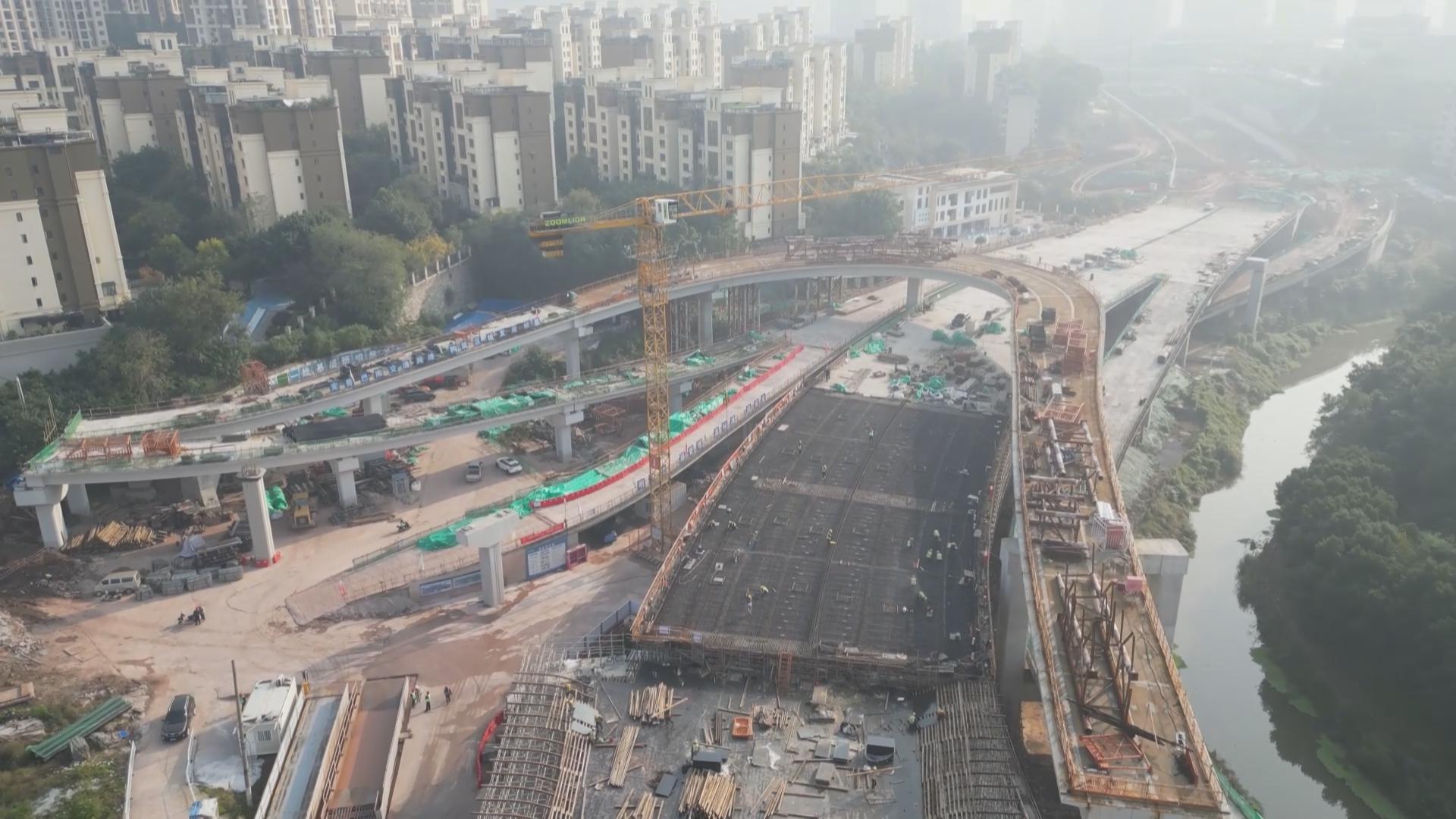 新燕尾山隧道工程二标段建设提速 未来白居寺大桥至渝黔复线高速可省时20分钟