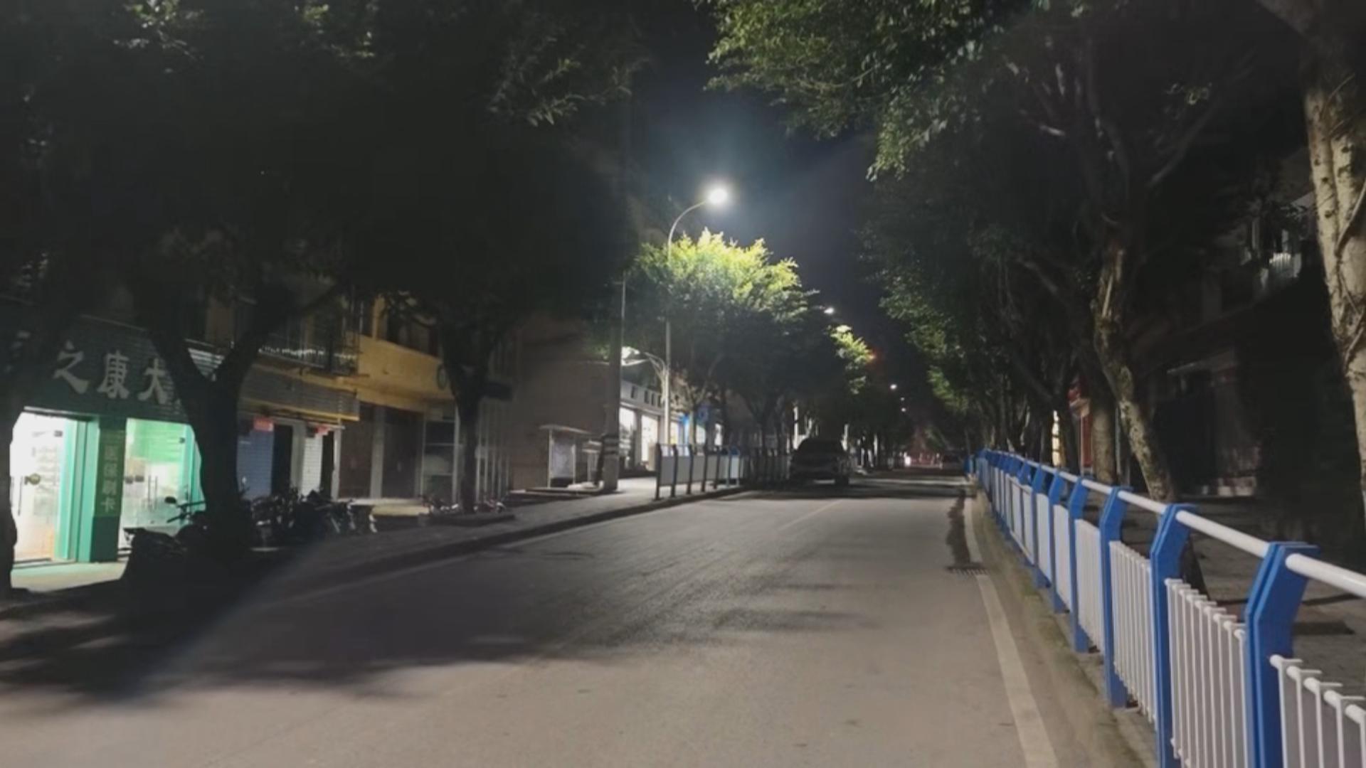 今日关注·回音：维修路灯暖民心 点亮群众回家路