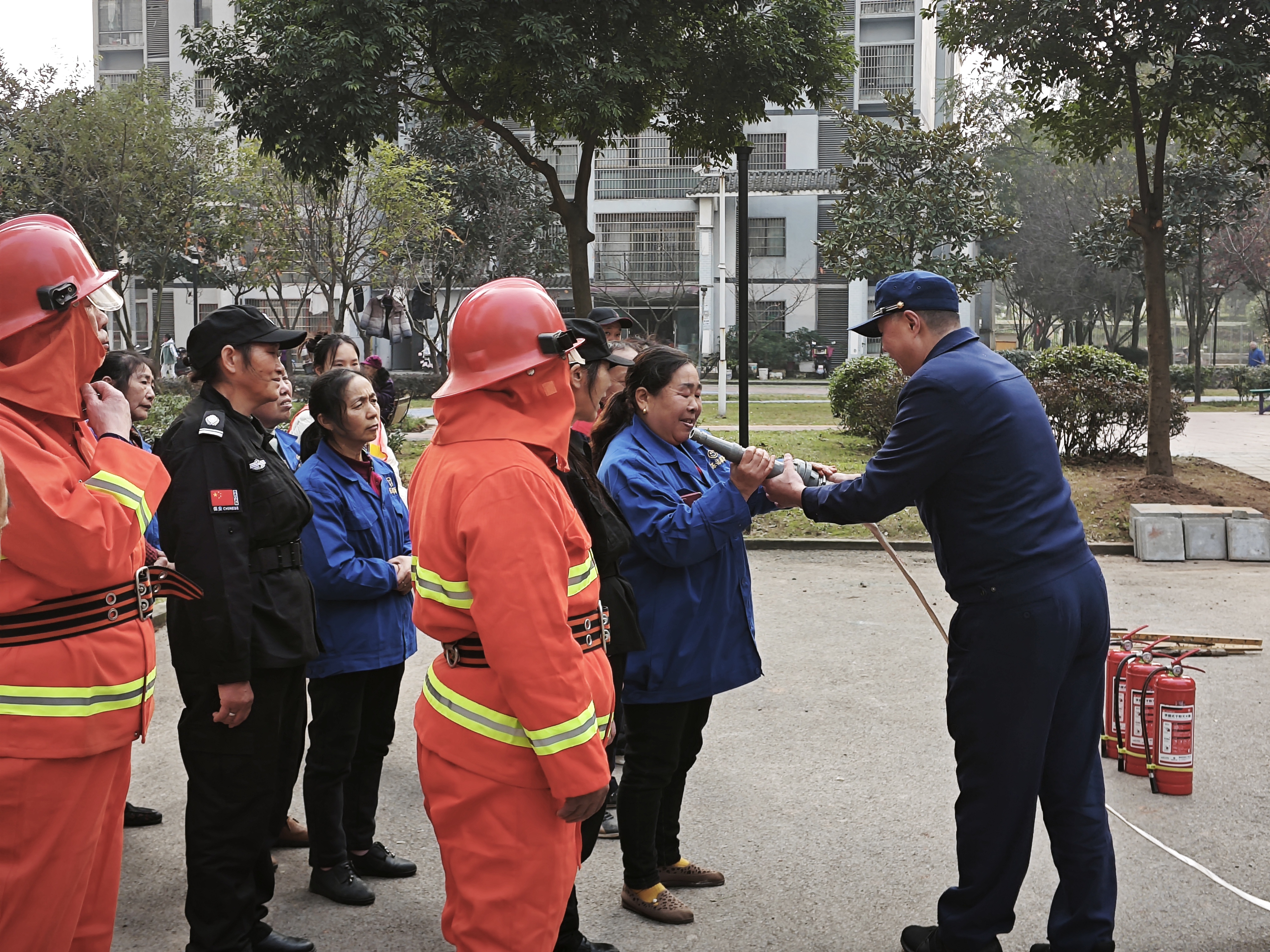 高层防火警钟长鸣，大足消防上门宣讲筑牢“生命防线”