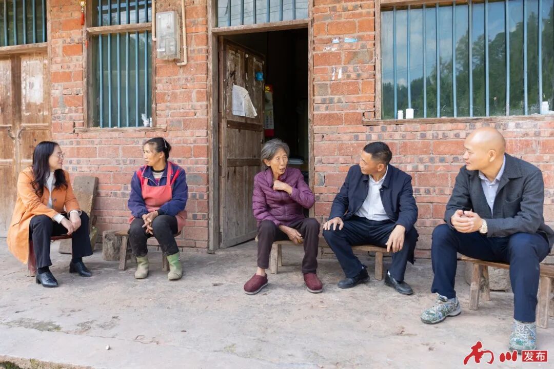 凡人微光｜“跑腿书记”尹德福，放下账本捧起民情，在南川写下最暖民生答卷！