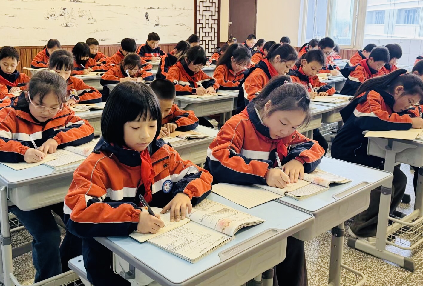 规范课堂常规 涵养德育新风————东津沱小学开展2025年秋期德育暨课堂常规评比活动