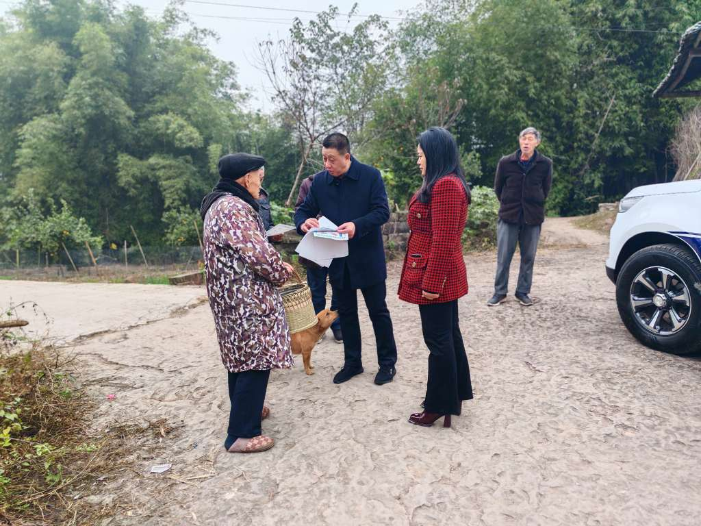 中敖镇人大：入户宣讲惠民策 用心筑牢安全线