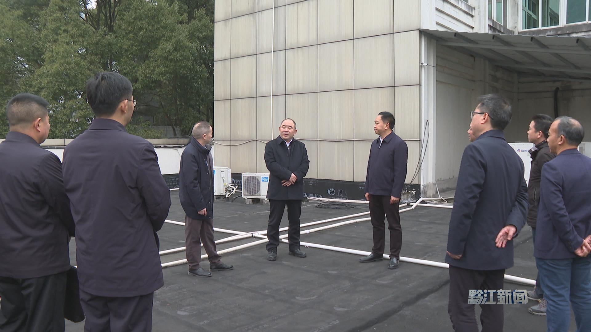 骆高燕调研生态环境保护工作